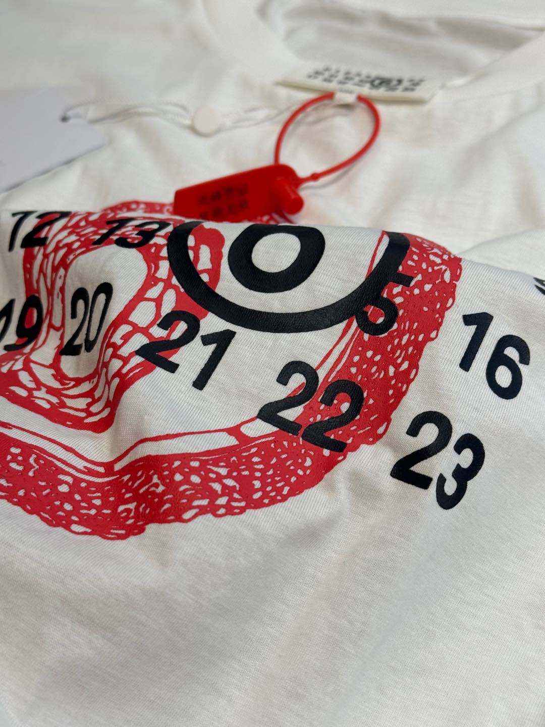 LuxluxHouse Best Quality Clothes T-shirt Chanel & Maison Margiela