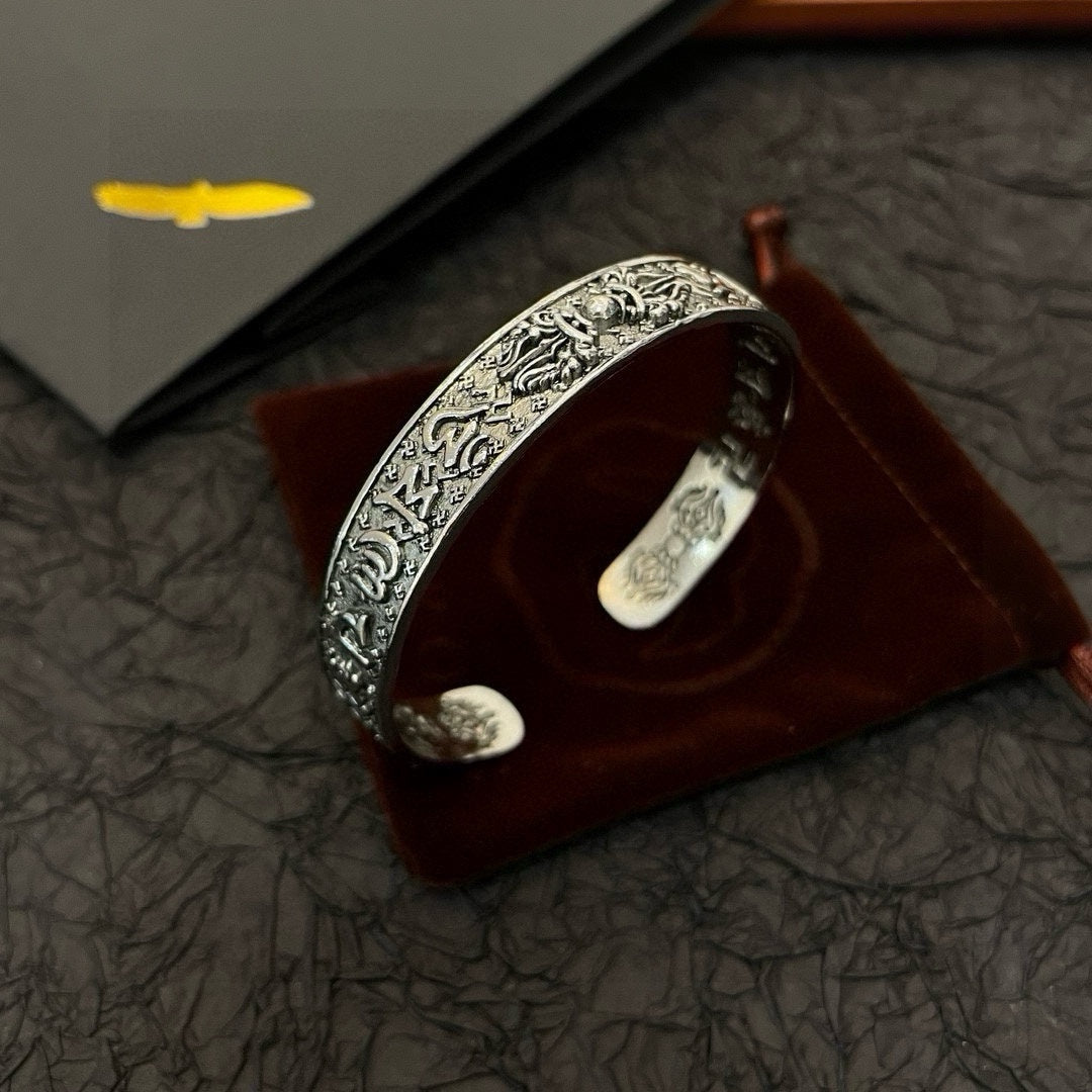 LuxluxHouse Best Quality Accessories Goros