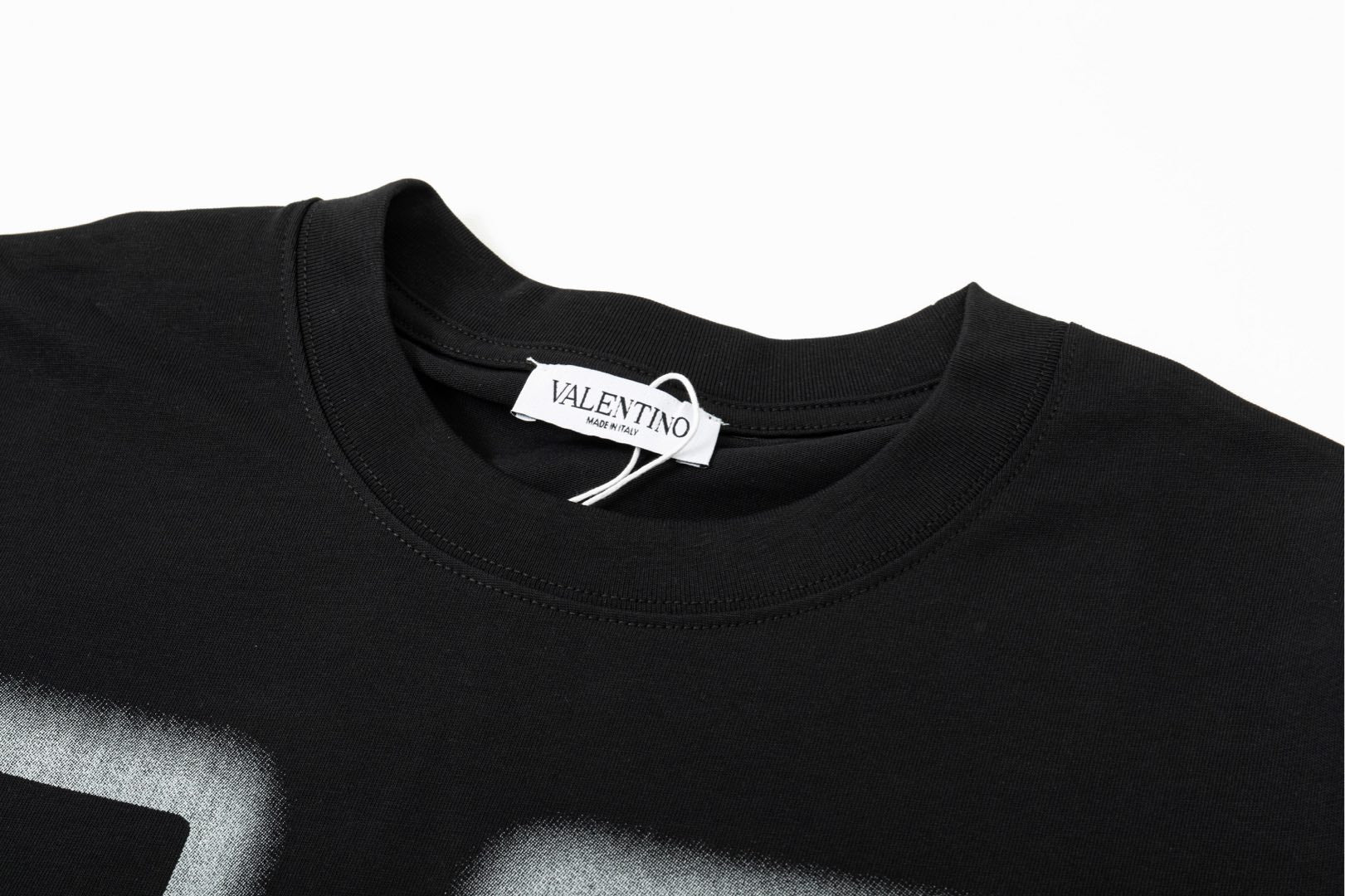 LuxluxHouse Best Quality Clothes Valentino T-shirt