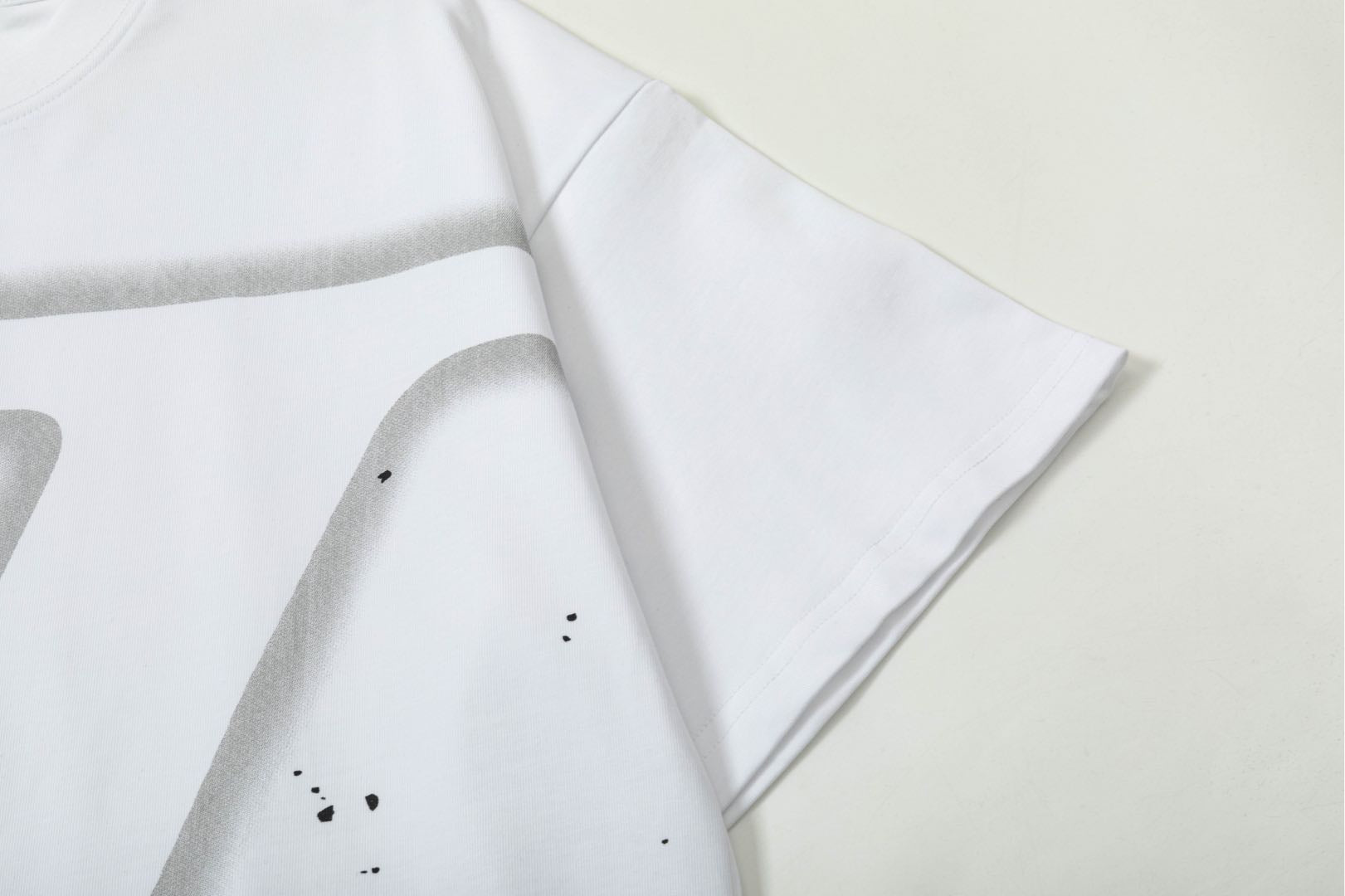 LuxluxHouse Best Quality Clothes Valentino T-shirt