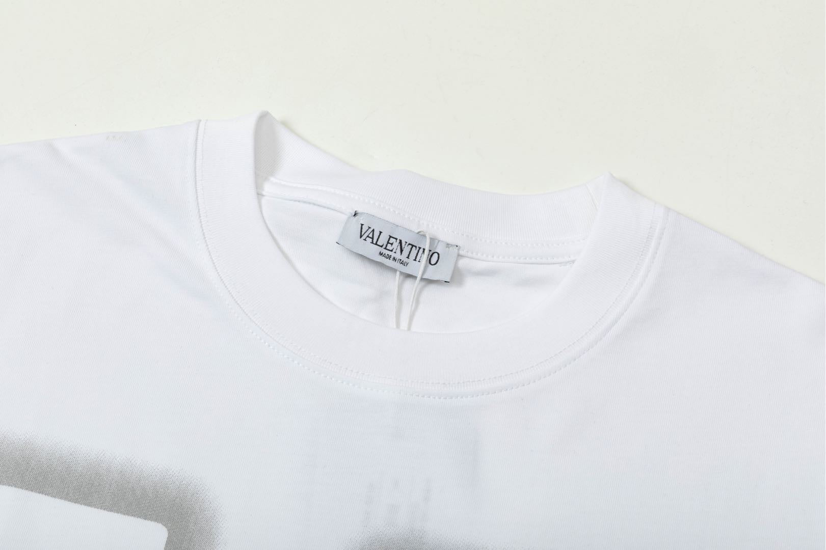 LuxluxHouse Best Quality Clothes Valentino T-shirt