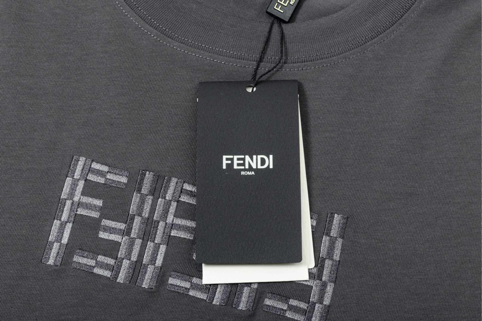 LuxluxHouse Best Quality Clothes Fendi T-shirt