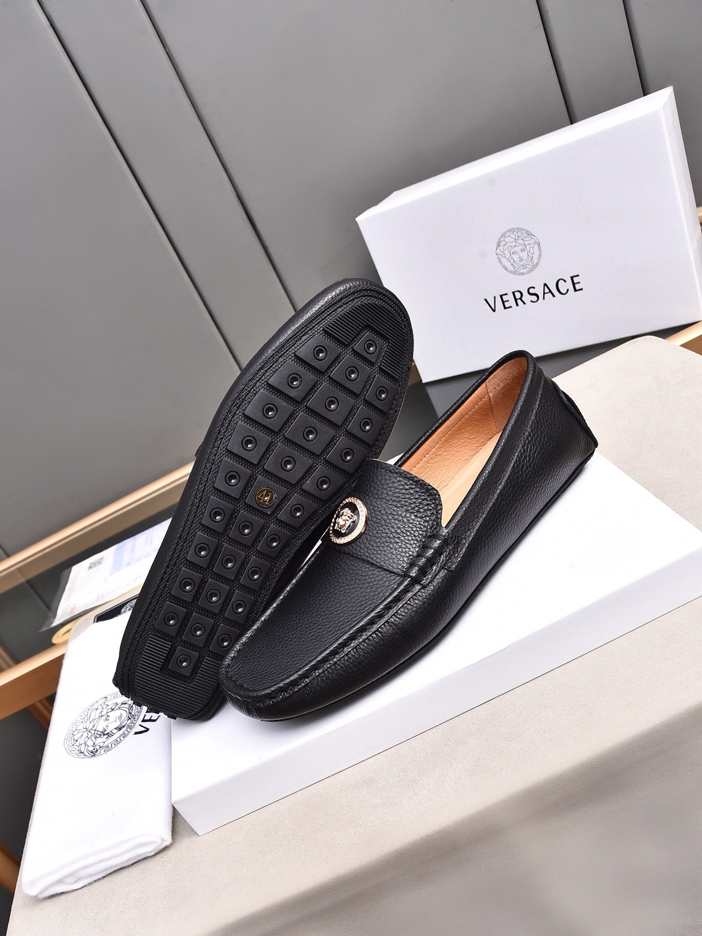 LuxluxHouse Best Quality Shoes Versace