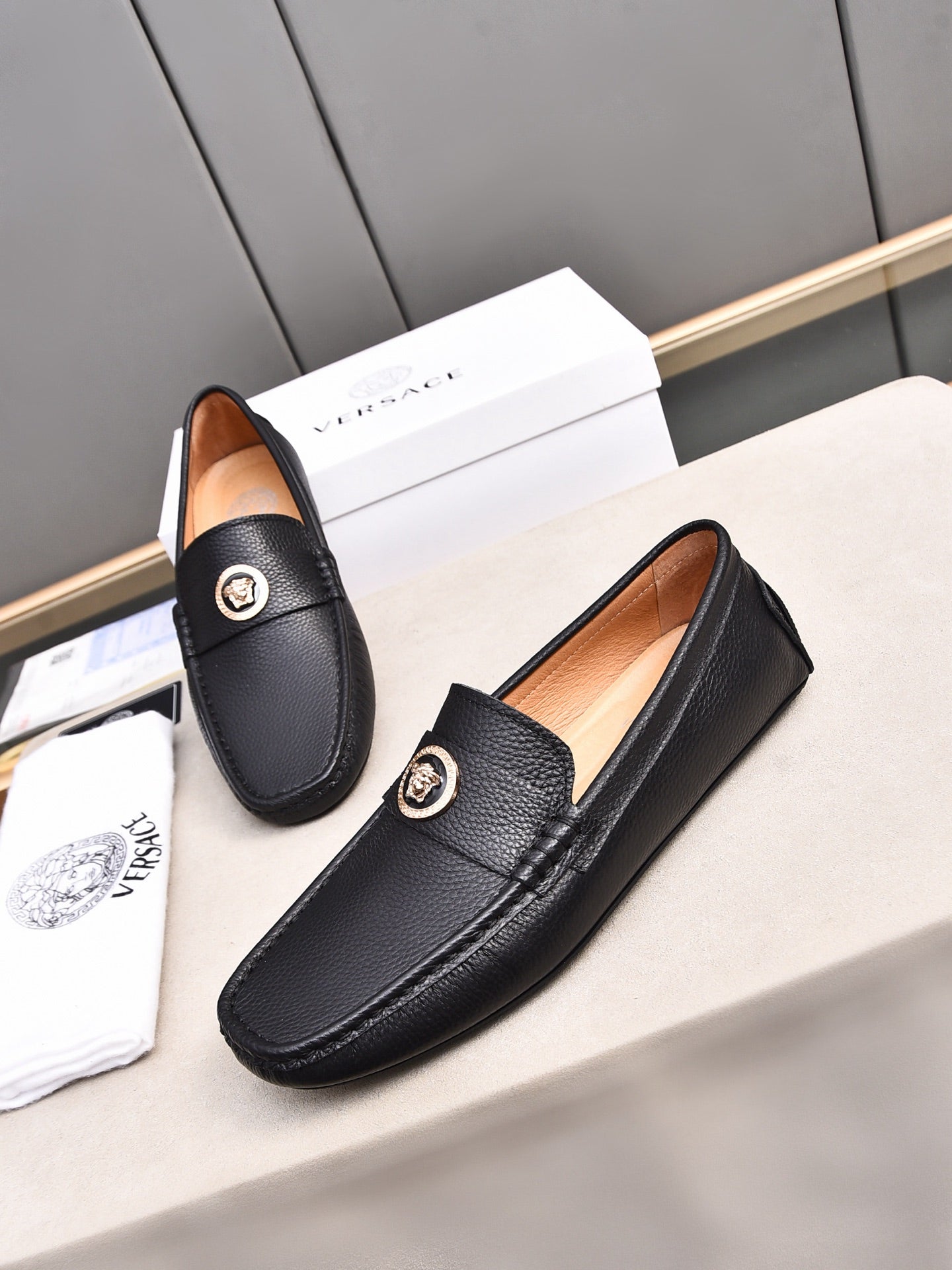 LuxluxHouse Best Quality Shoes Versace