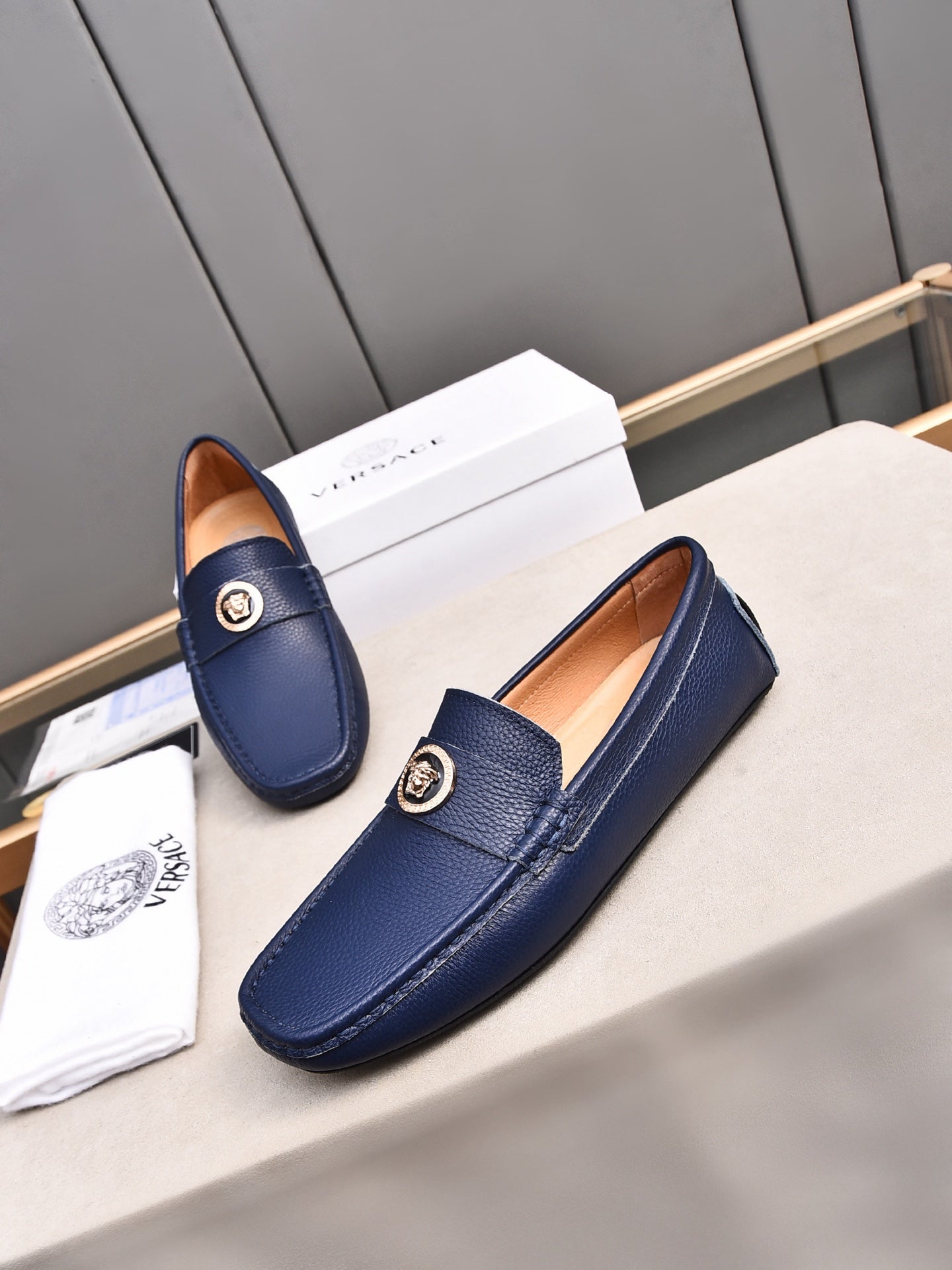 LuxluxHouse Best Quality Shoes Versace