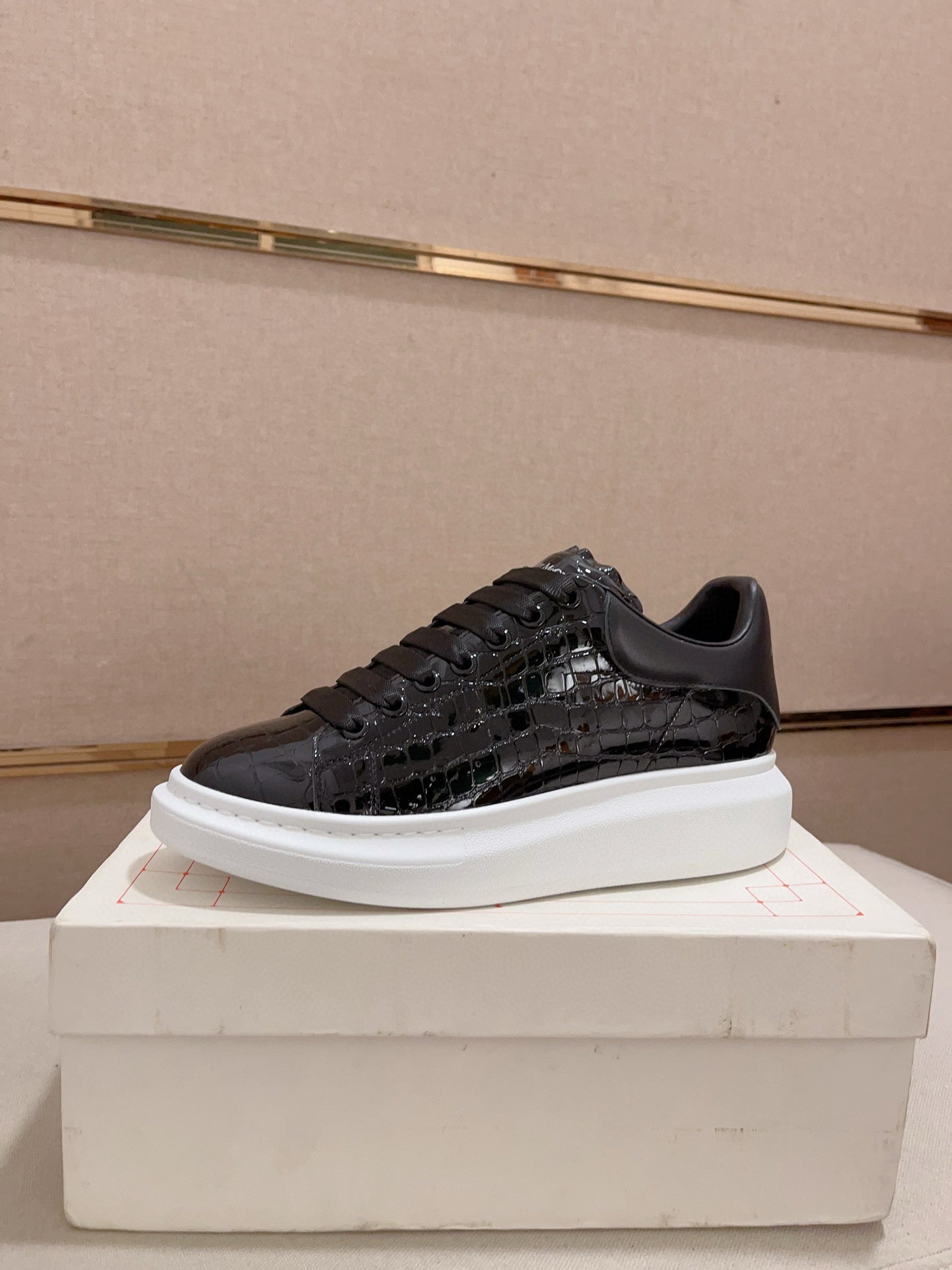 LuxluxHouse Best Quality Shoes Alexander McQueen