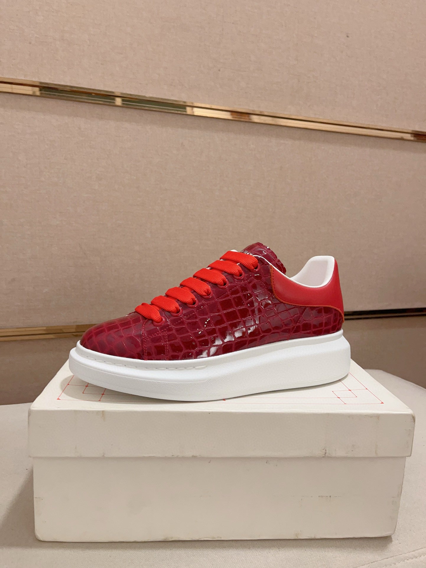 LuxluxHouse Best Quality Shoes Alexander McQueen