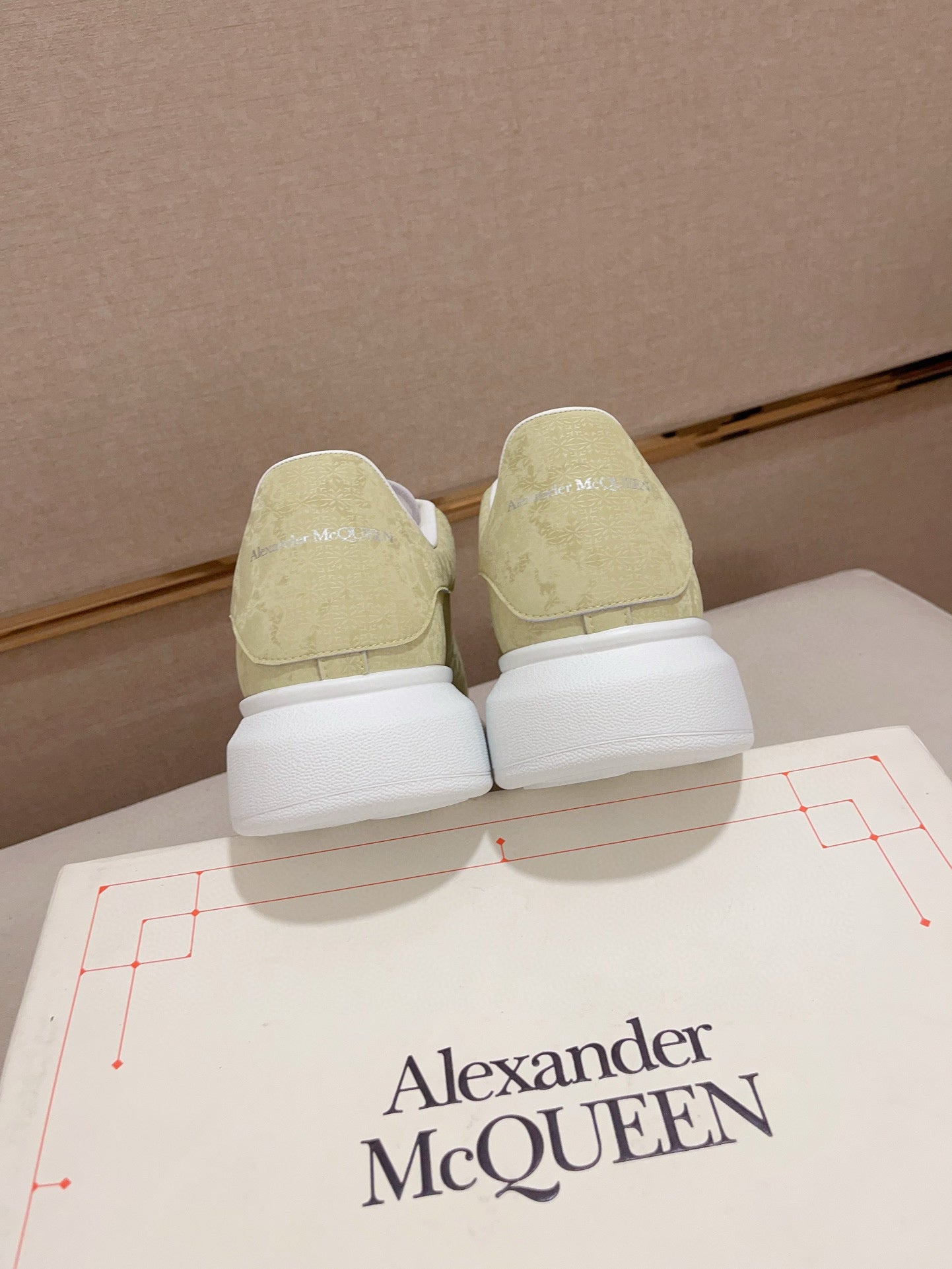 LuxluxHouse Best Quality Shoes Alexander McQueen