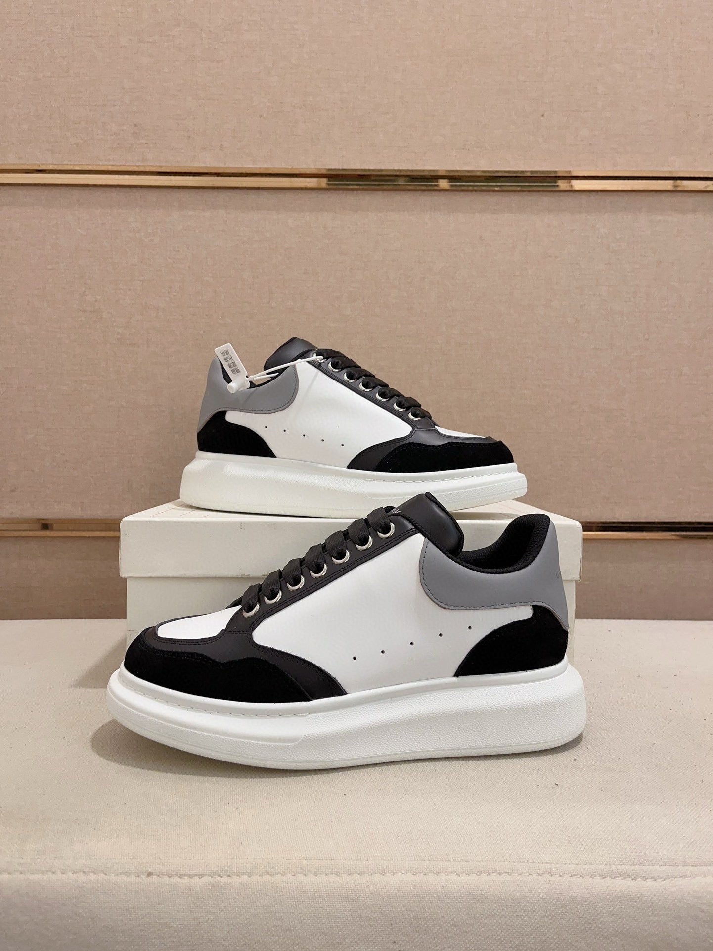 LuxluxHouse Best Quality Shoes Alexander McQueen