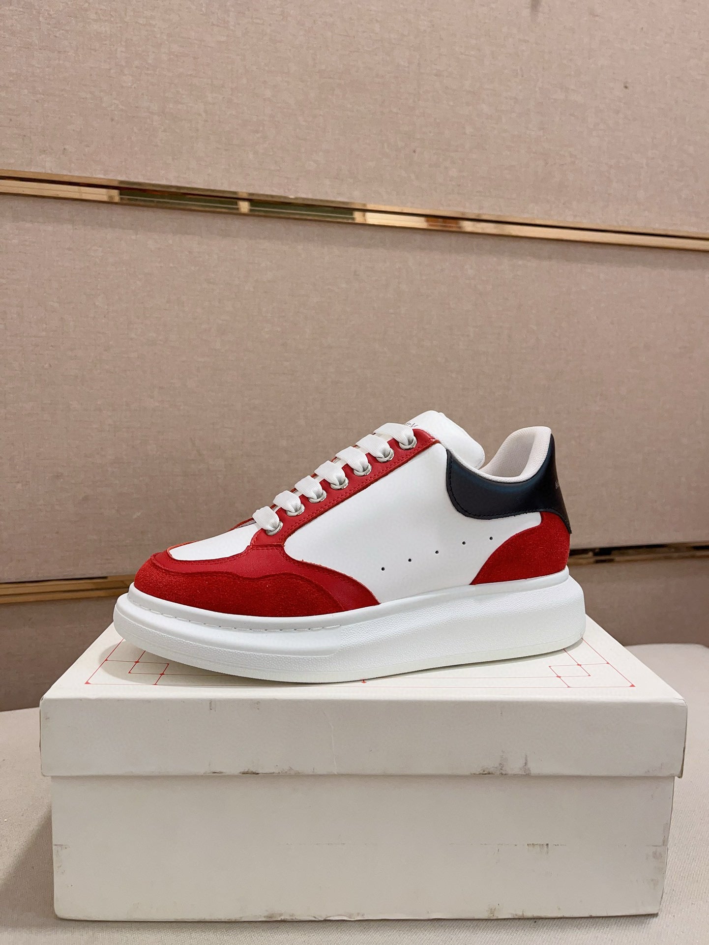 LuxluxHouse Best Quality Shoes Alexander McQueen