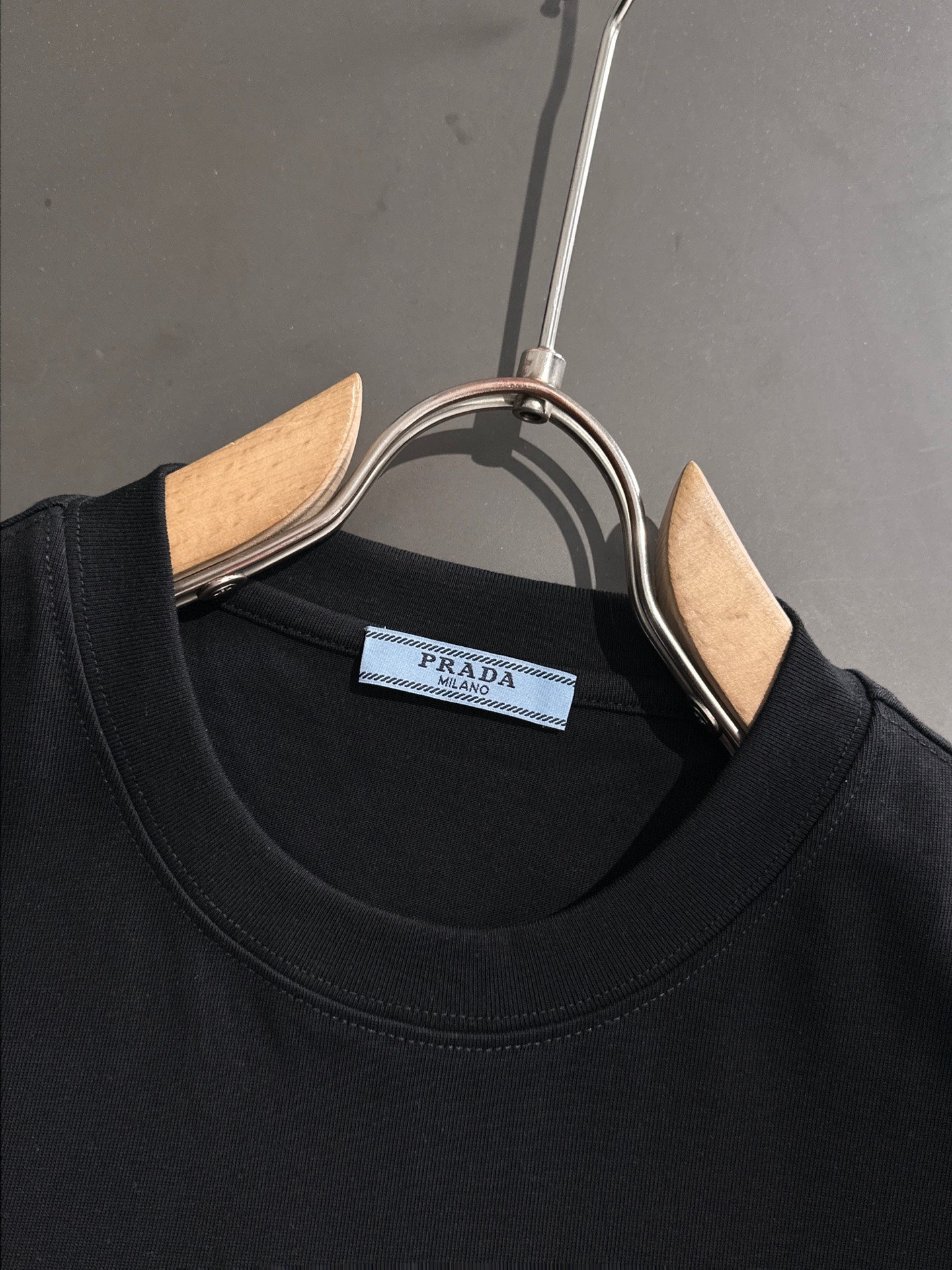 LuxluxHouse Best Quality Clothes T-shirt Prada