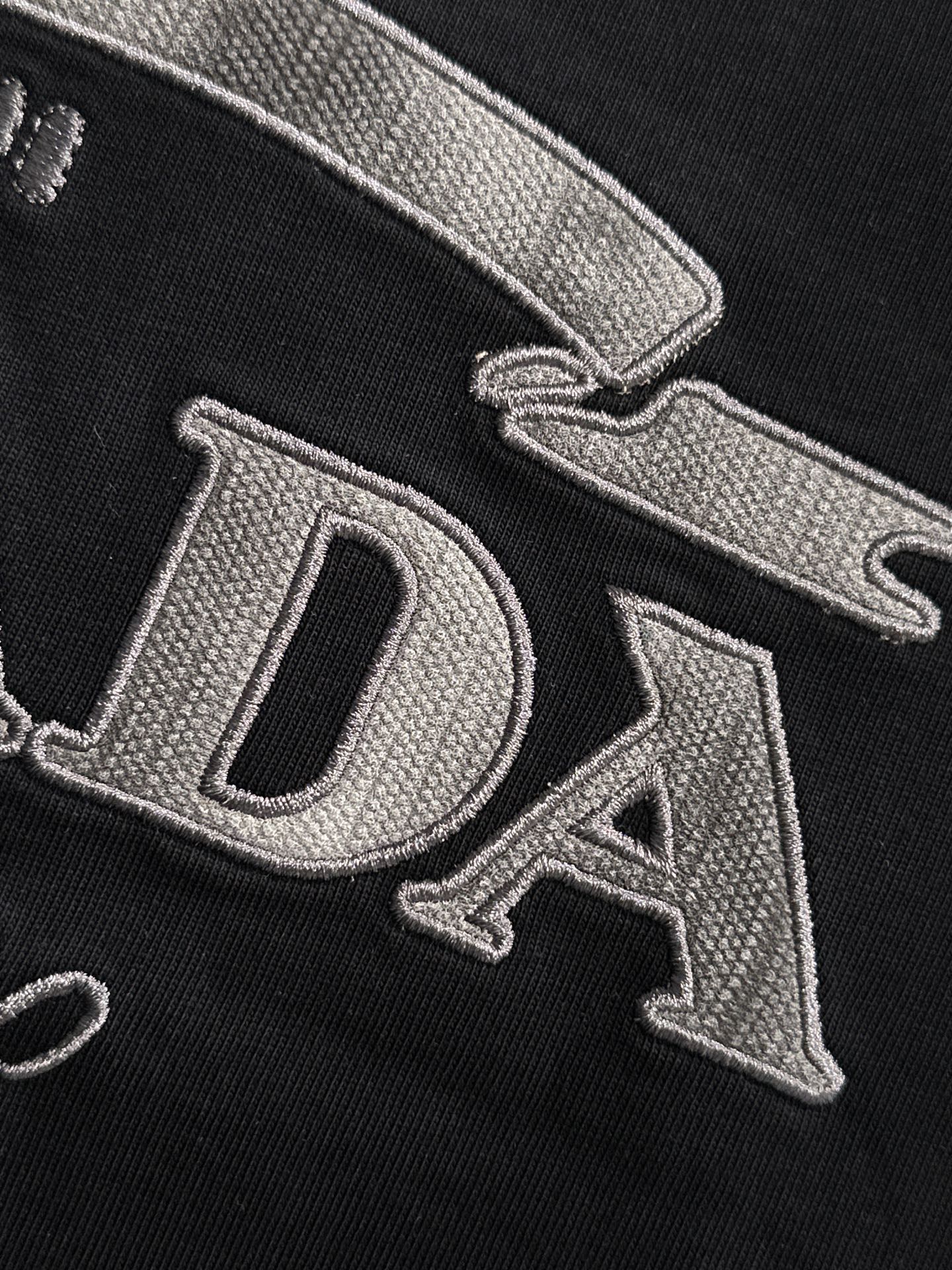 LuxluxHouse Best Quality Clothes T-shirt Prada