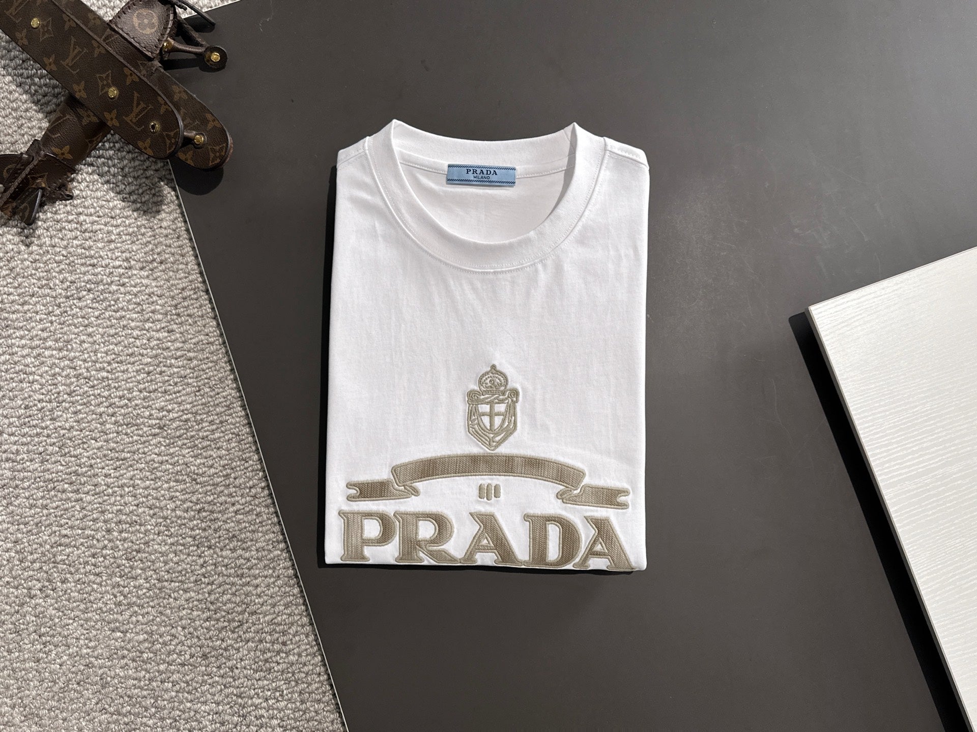 LuxluxHouse Best Quality Clothes T-shirt Prada