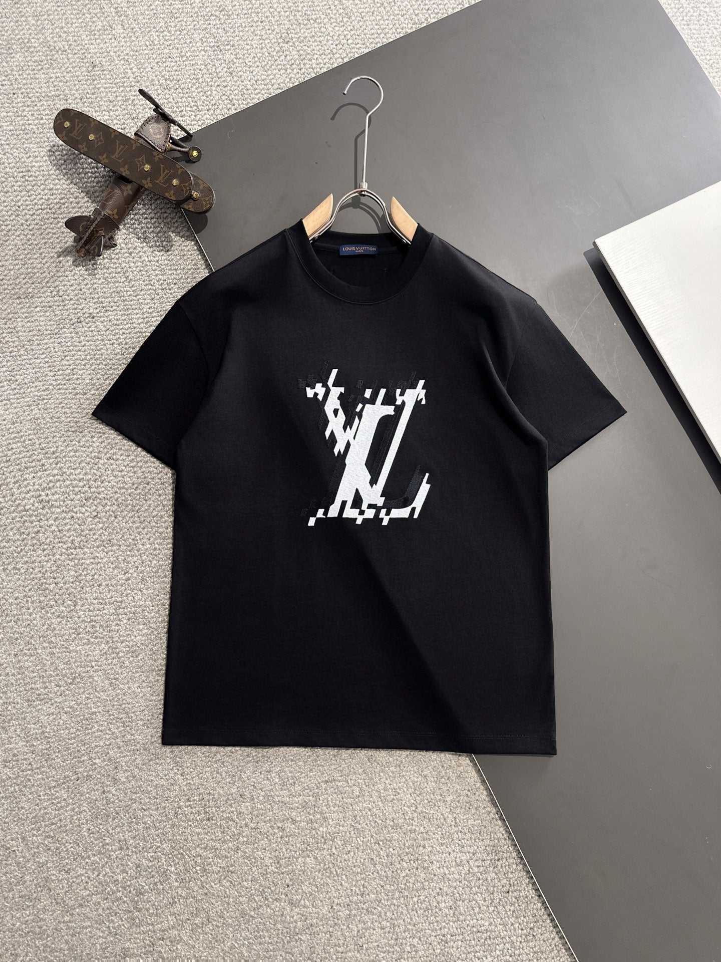 LuxluxHouse Best Quality Clothes T-shirt Louis Vuitton