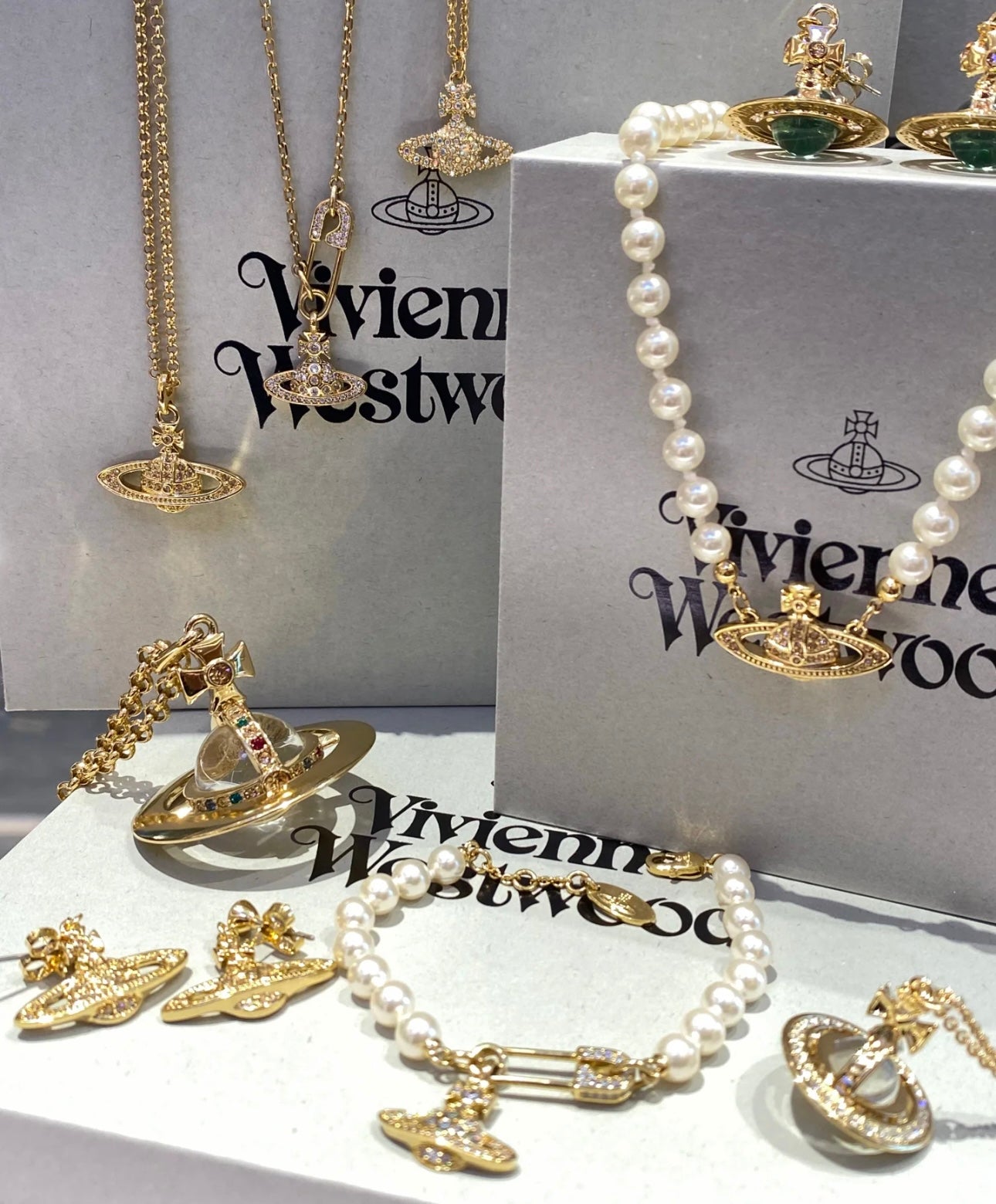 LuxluxHouse Best Quality Accessories Earrings Bracelet  Vivienne Westwood Necklace