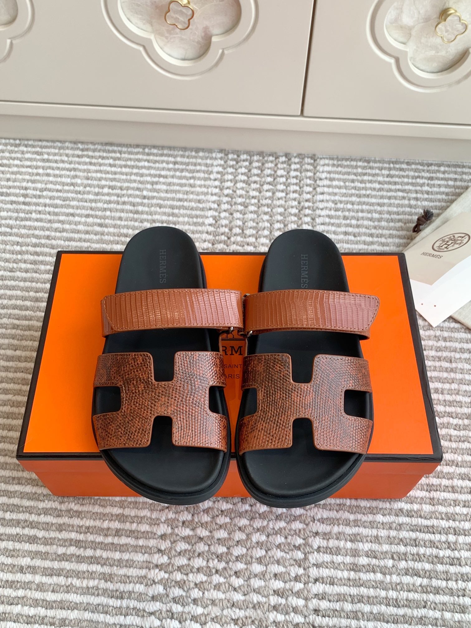LuxluxHouse Best Quality Women Shoes Hermes