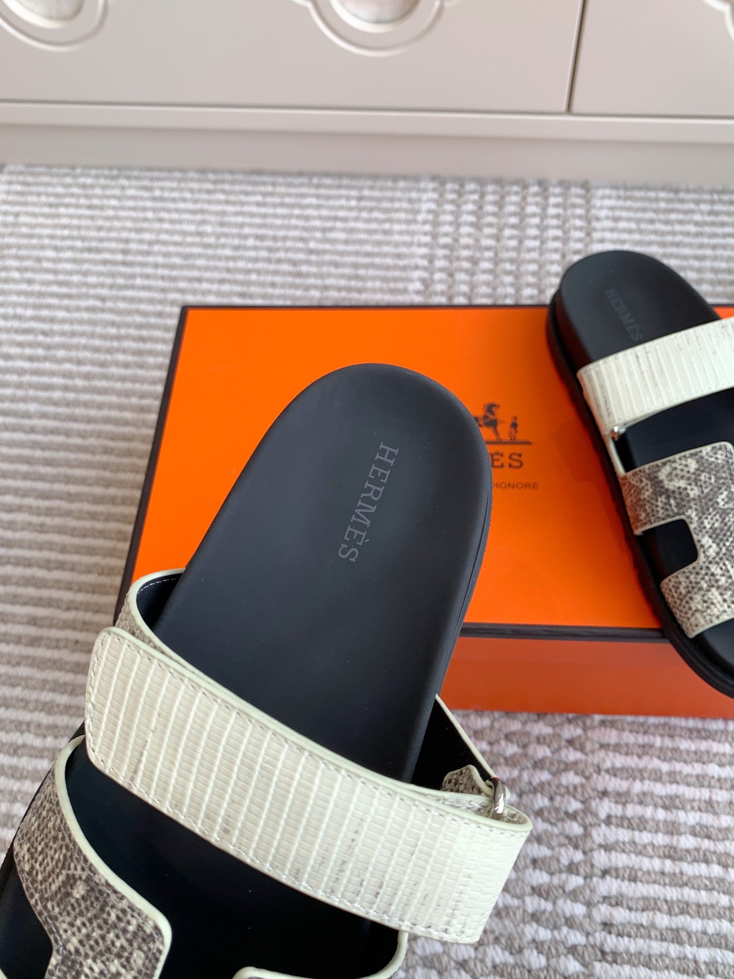 LuxluxHouse Best Quality Women Shoes Hermes