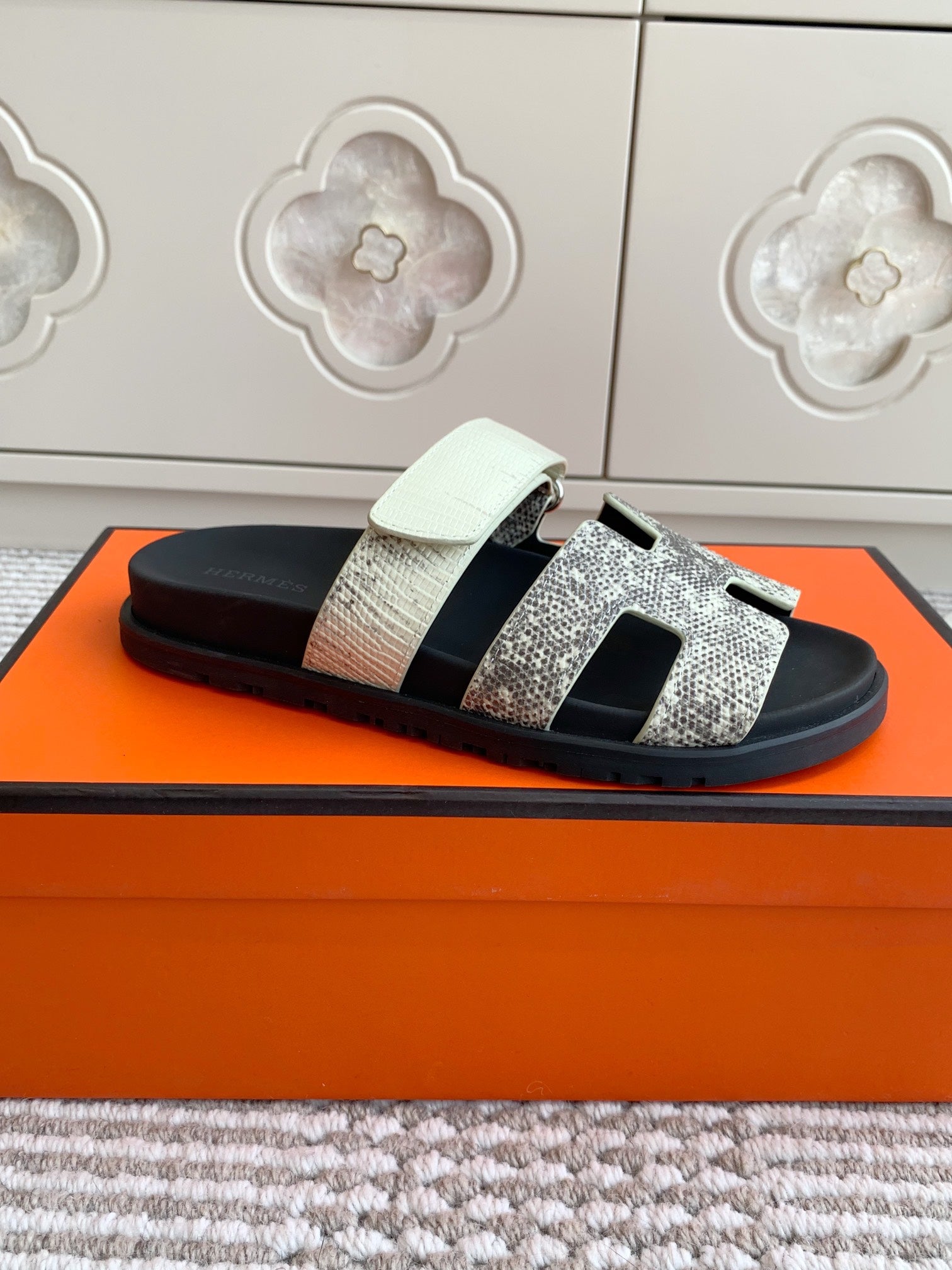 LuxluxHouse Best Quality Women Shoes Hermes
