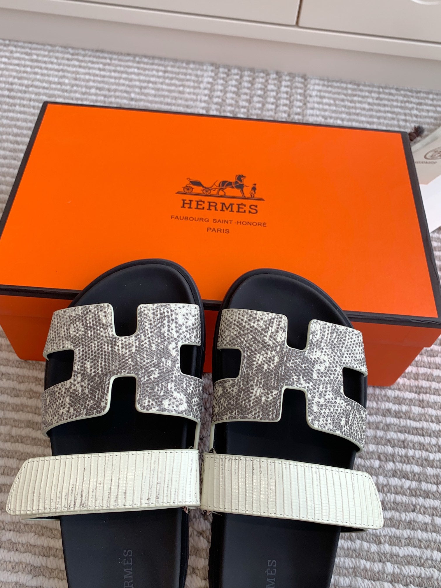 LuxluxHouse Best Quality Women Shoes Hermes