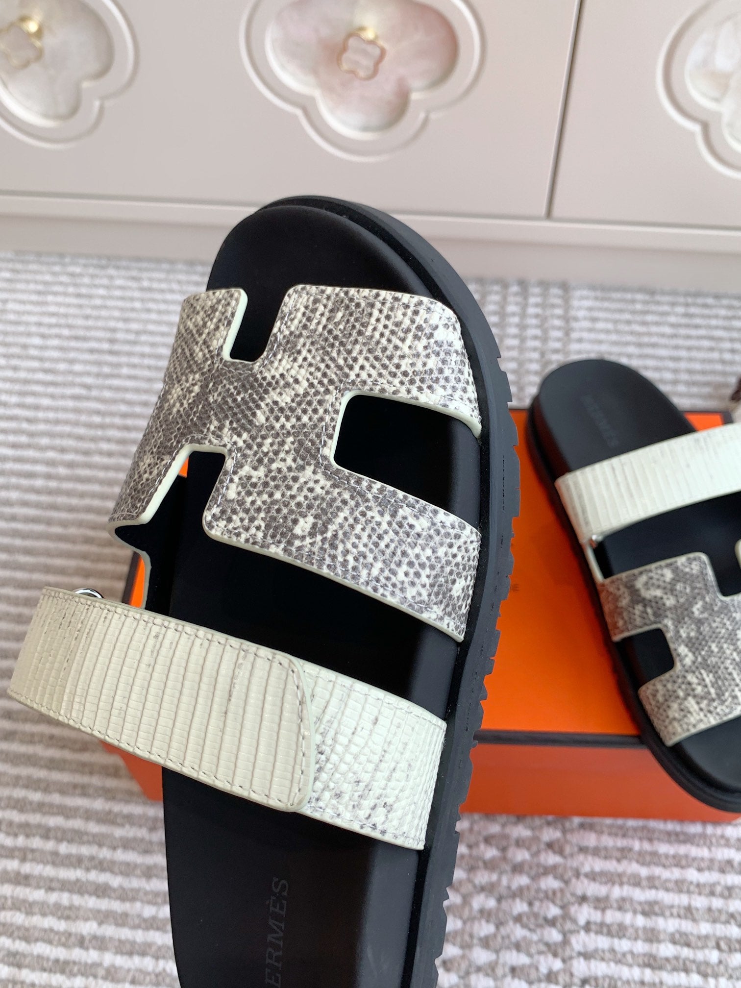 LuxluxHouse Best Quality Women Shoes Hermes