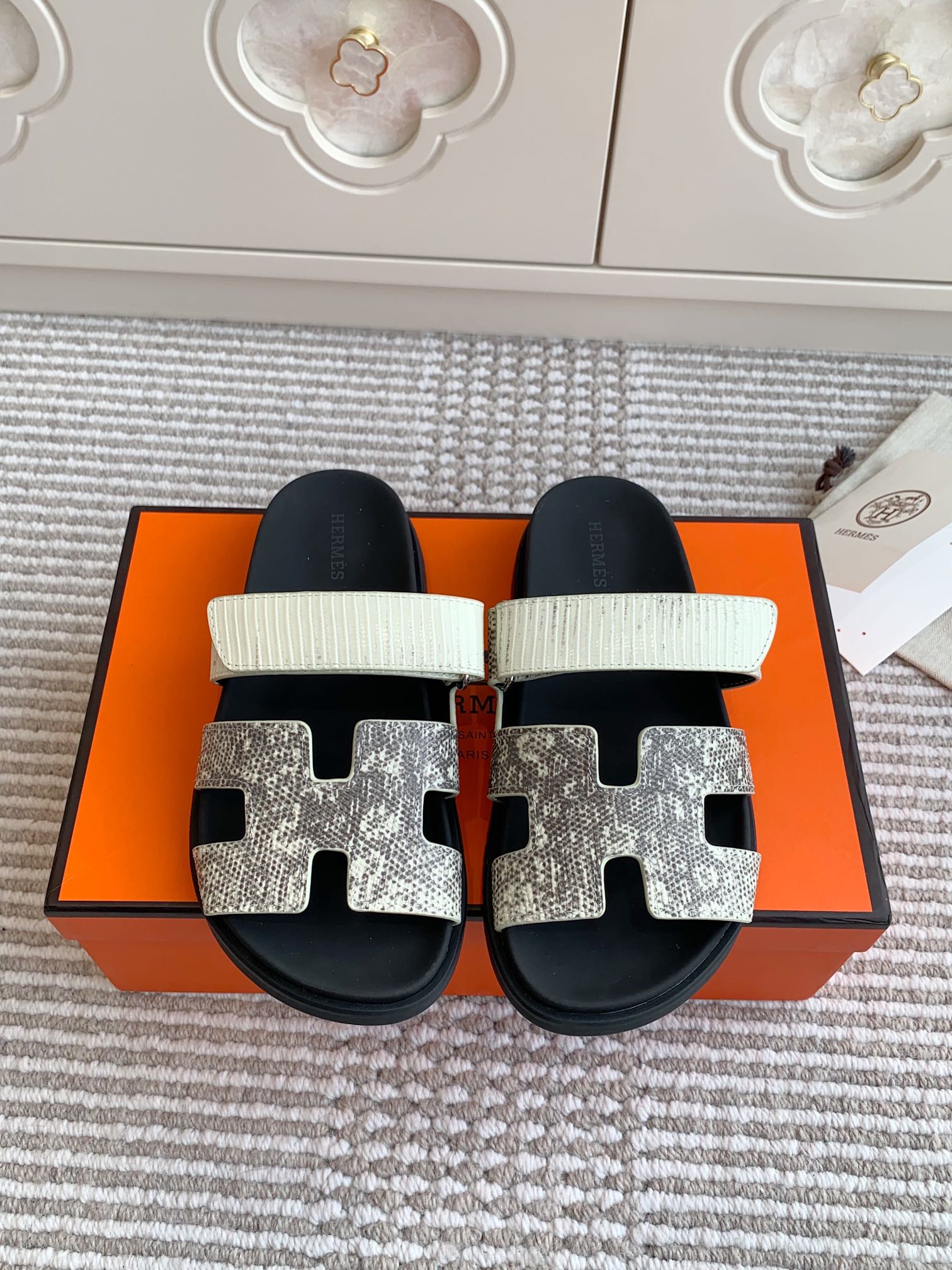 LuxluxHouse Best Quality Women Shoes Hermes