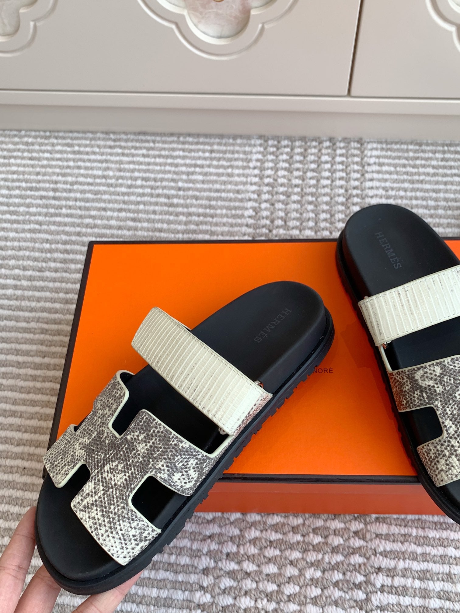 LuxluxHouse Best Quality Women Shoes Hermes