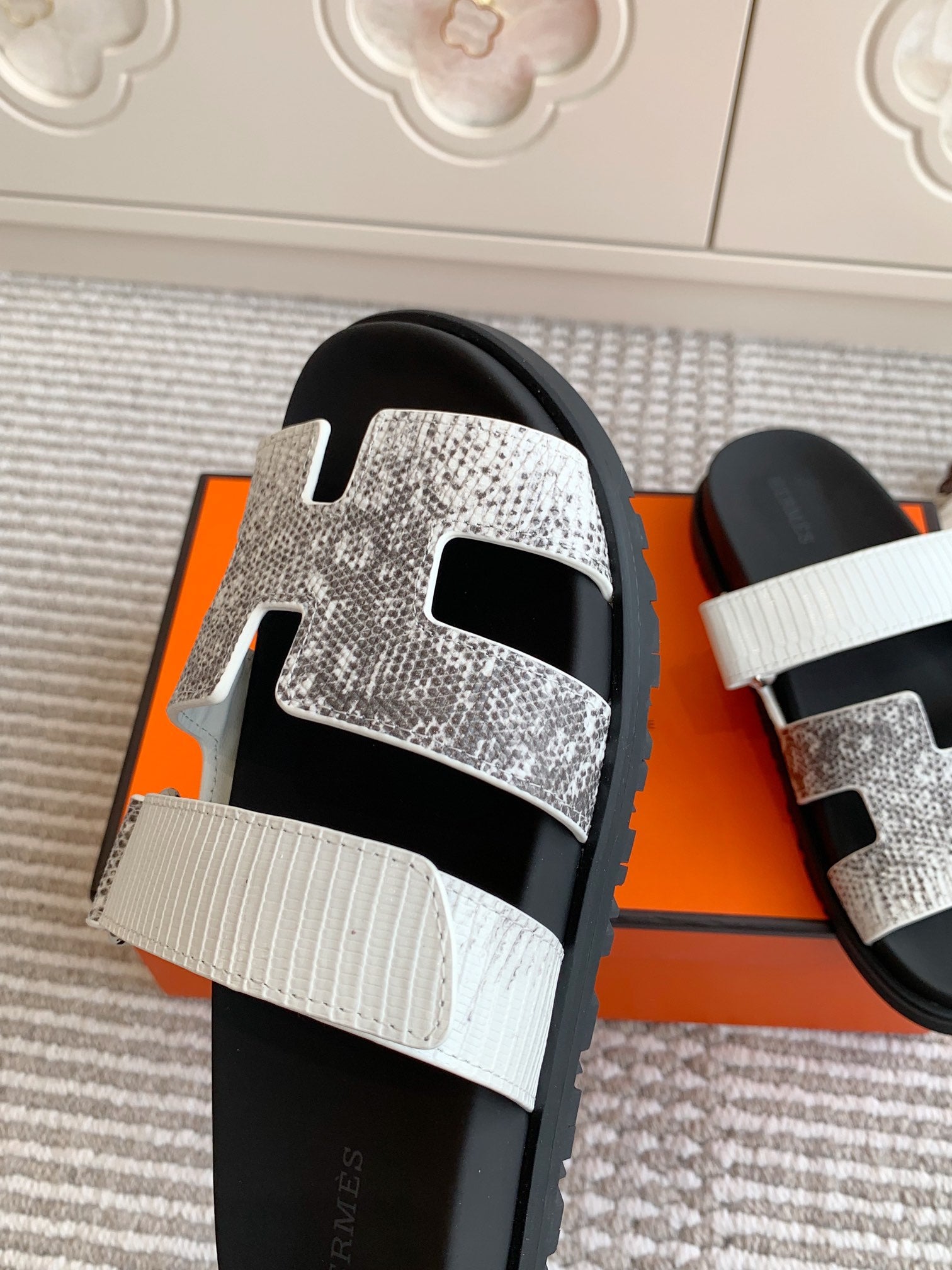 LuxluxHouse Best Quality Women Shoes Hermes