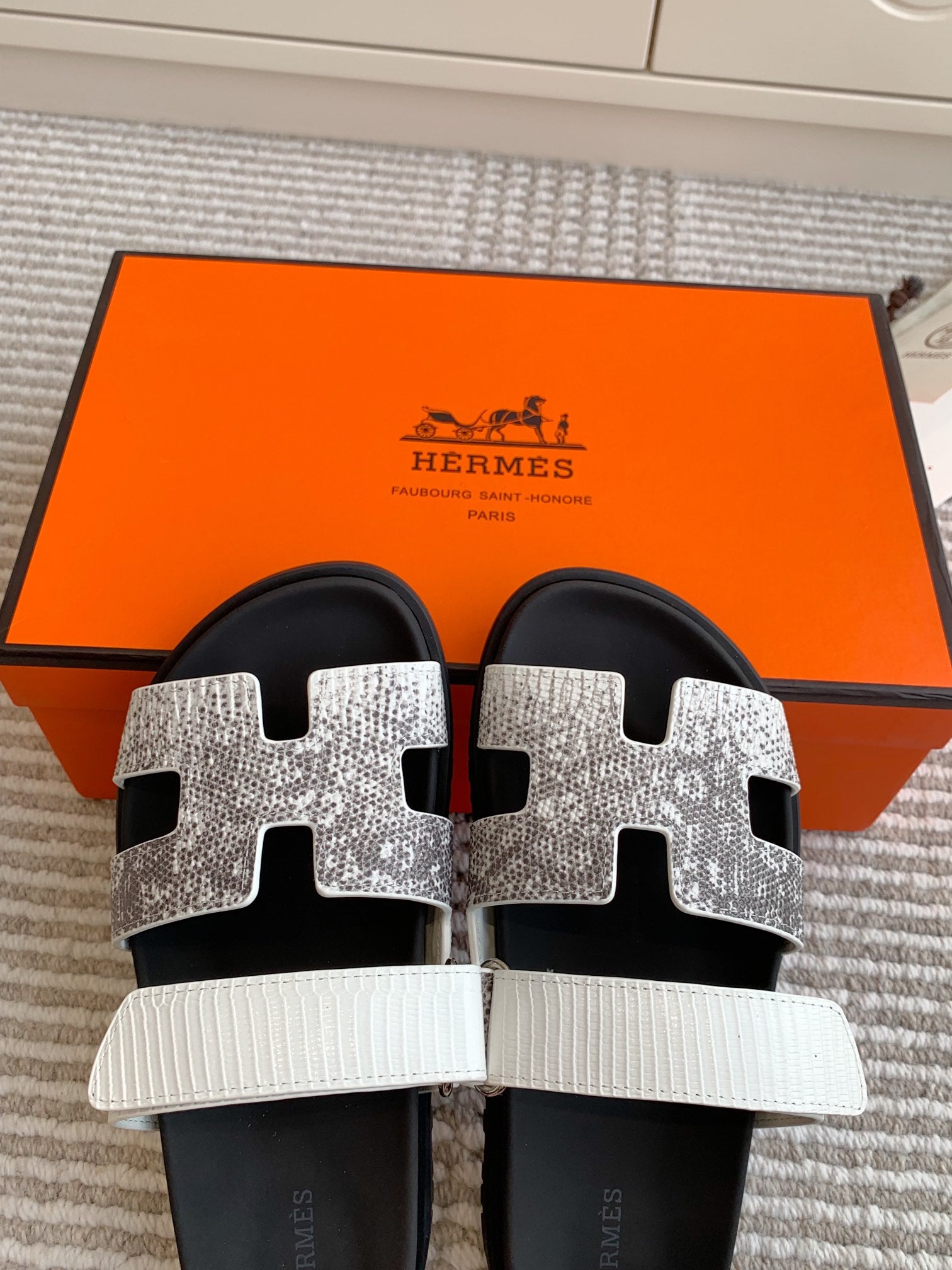 LuxluxHouse Best Quality Women Shoes Hermes