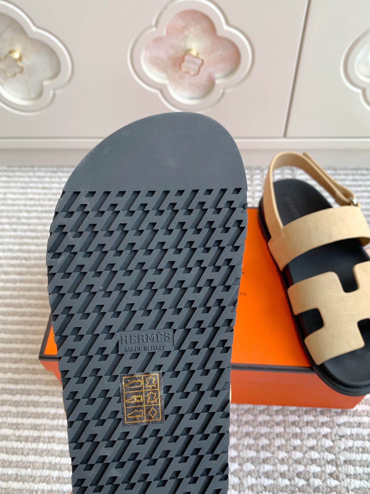 LuxluxHouse Best Quality Women Shoes Hermes