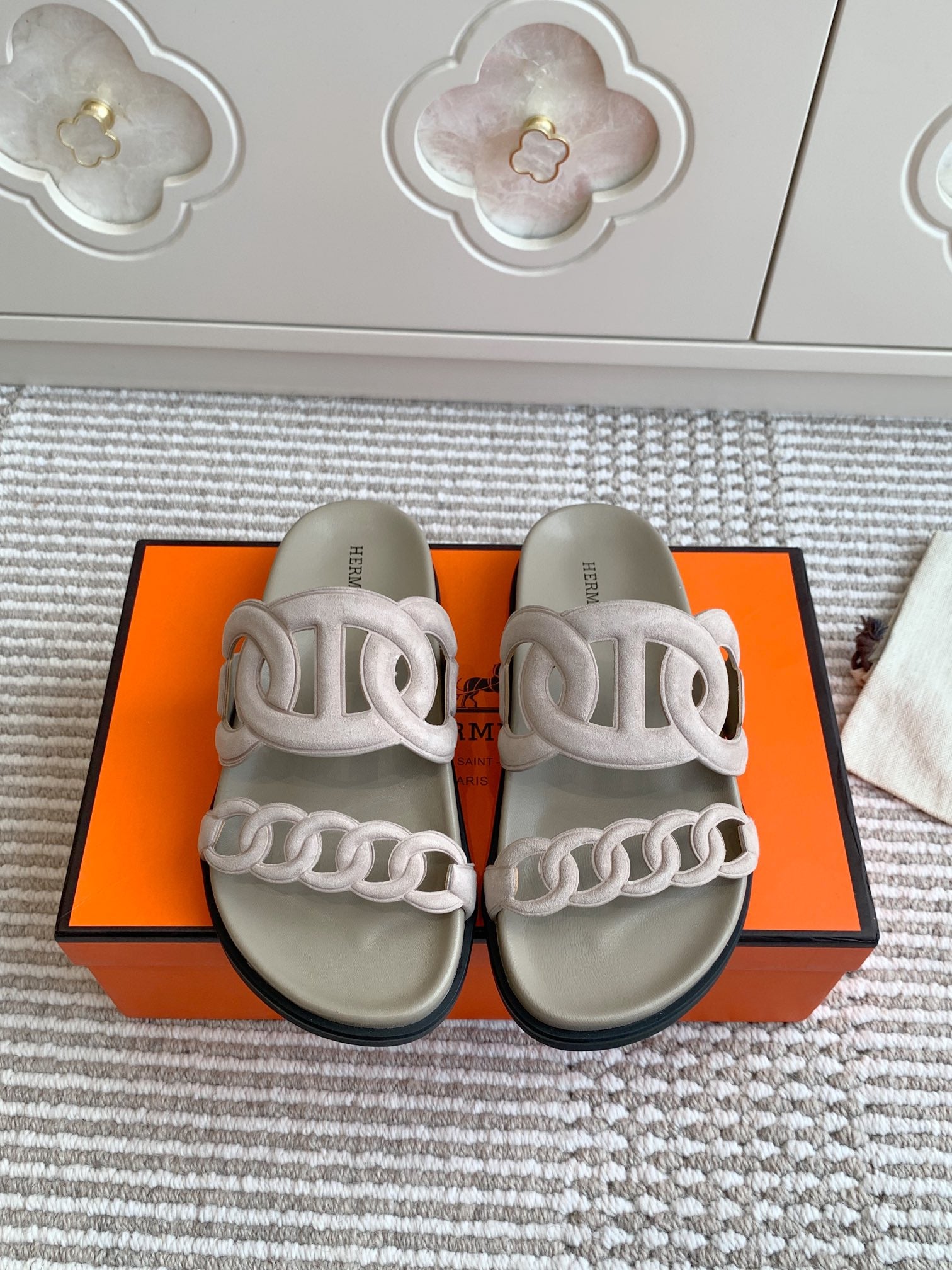 LuxluxHouse Best Quality Women Shoes Hermes