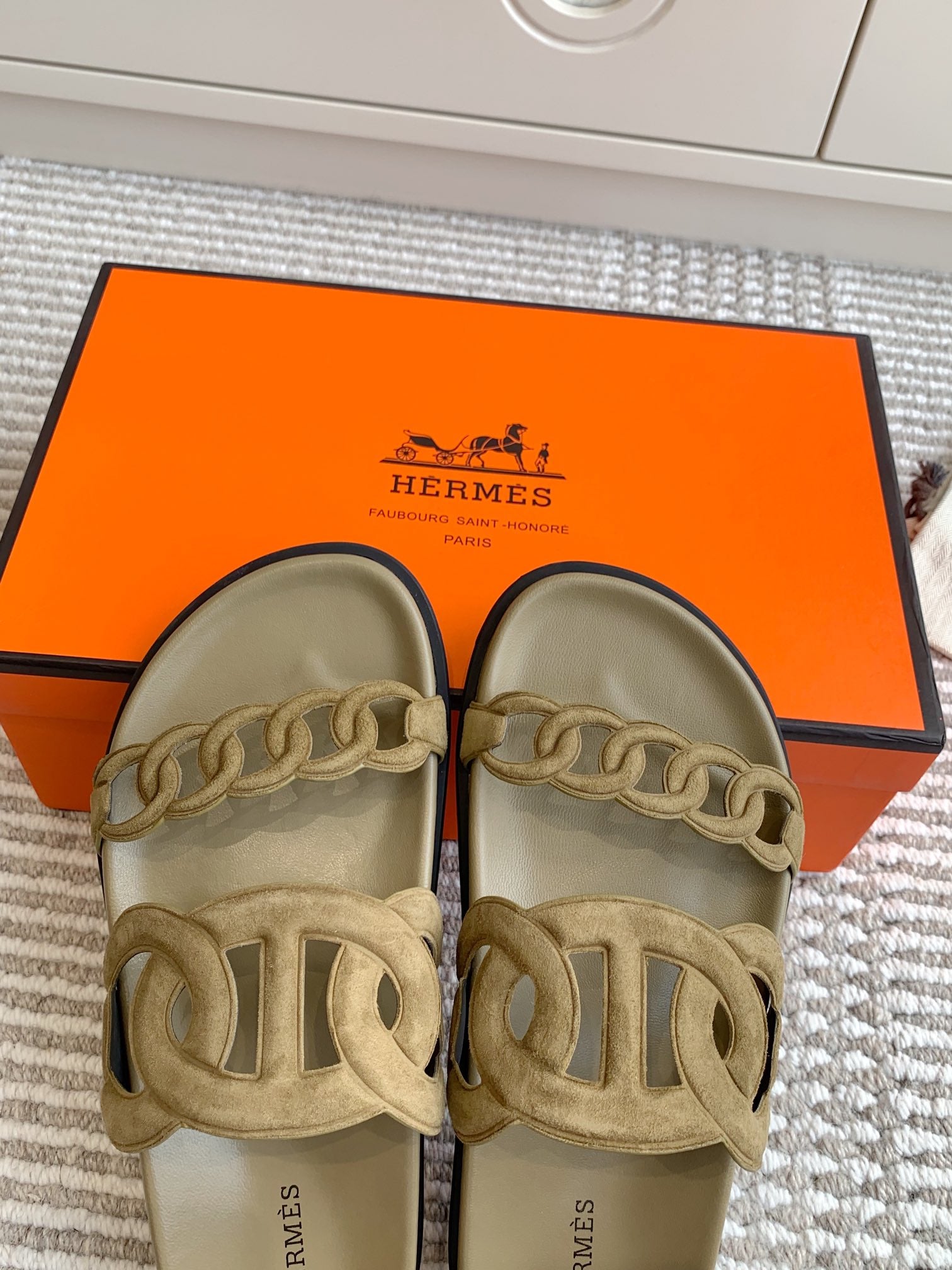 LuxluxHouse Best Quality Women Shoes Hermes