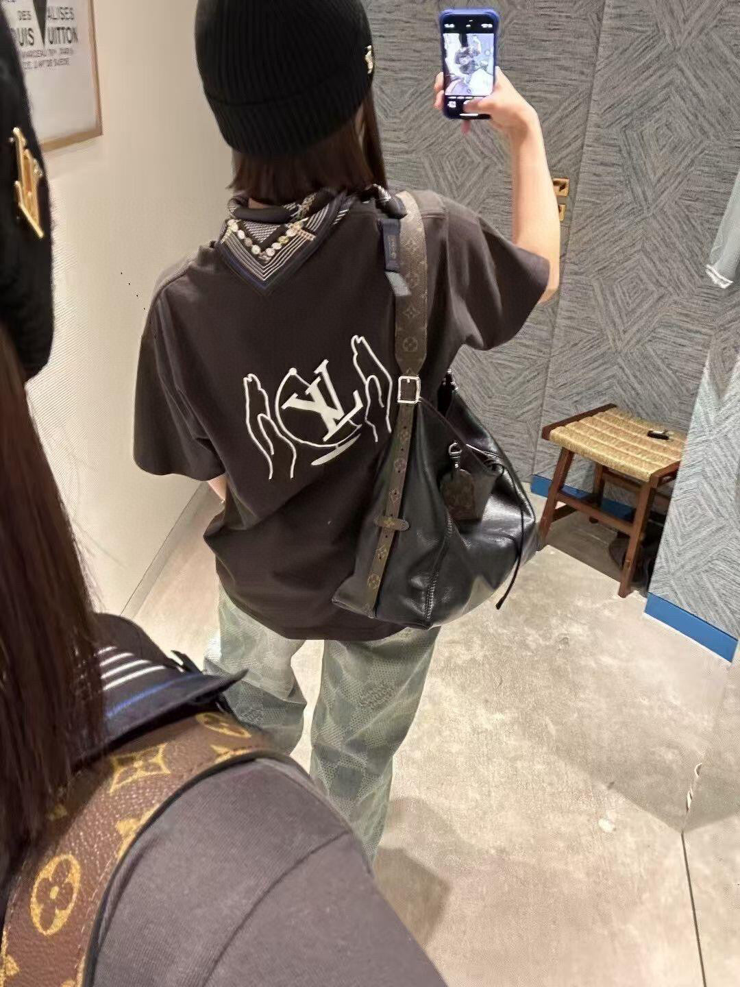 LuxluxHouse Best Quality Clothes T-shirt Louis Vuitton