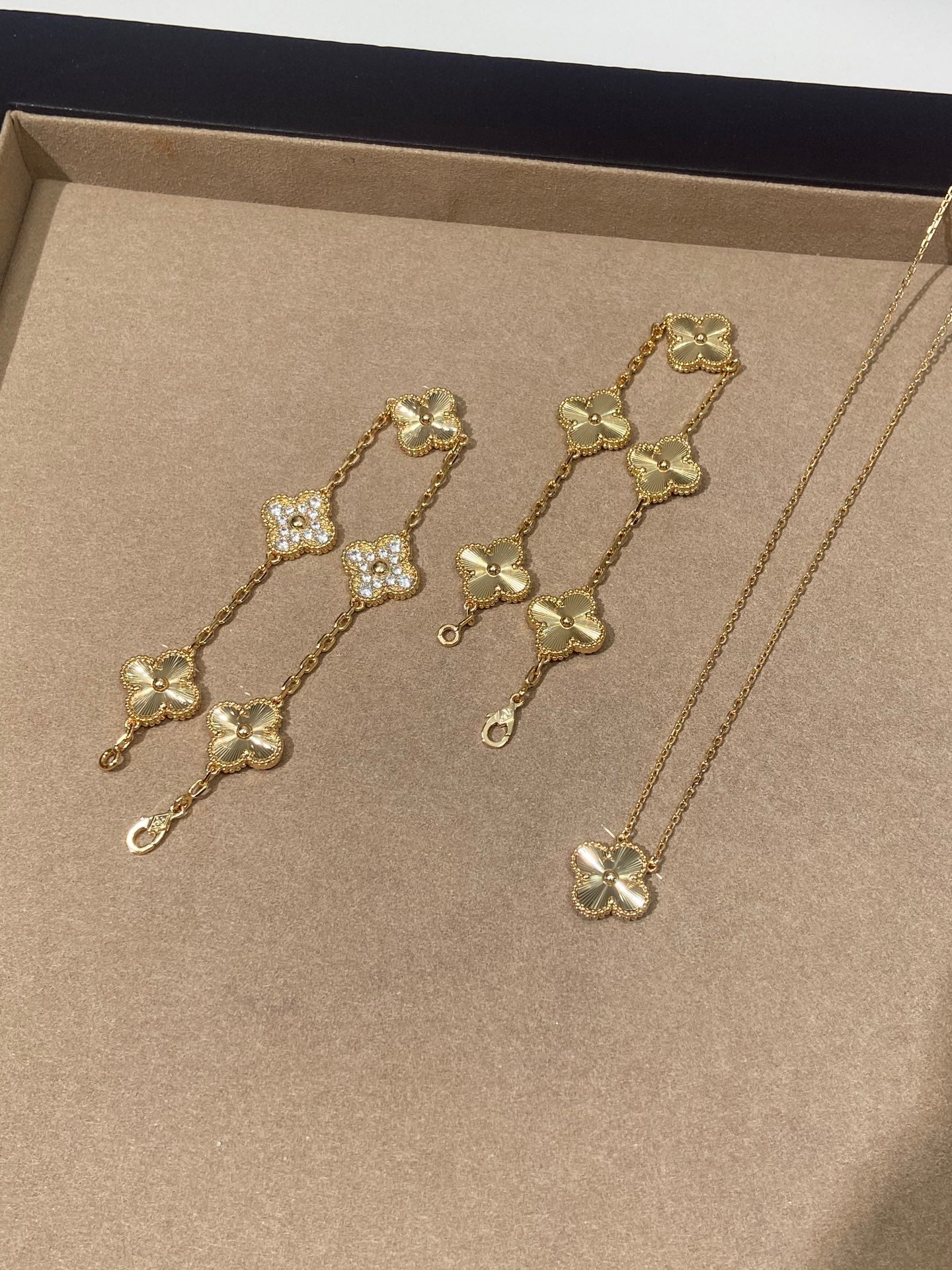 LuxluxHouse Best Quality Accessories Van Cleef & Arpels