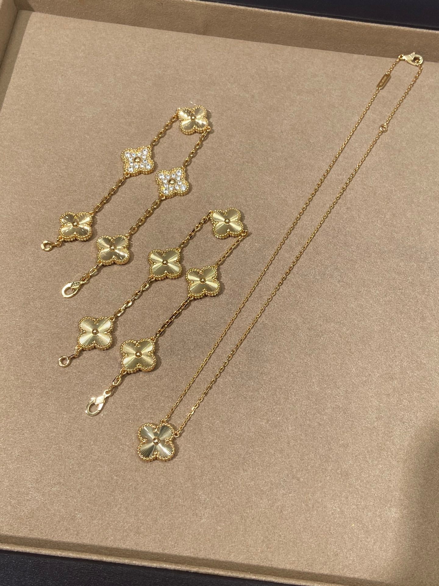 LuxluxHouse Best Quality Accessories Van Cleef & Arpels