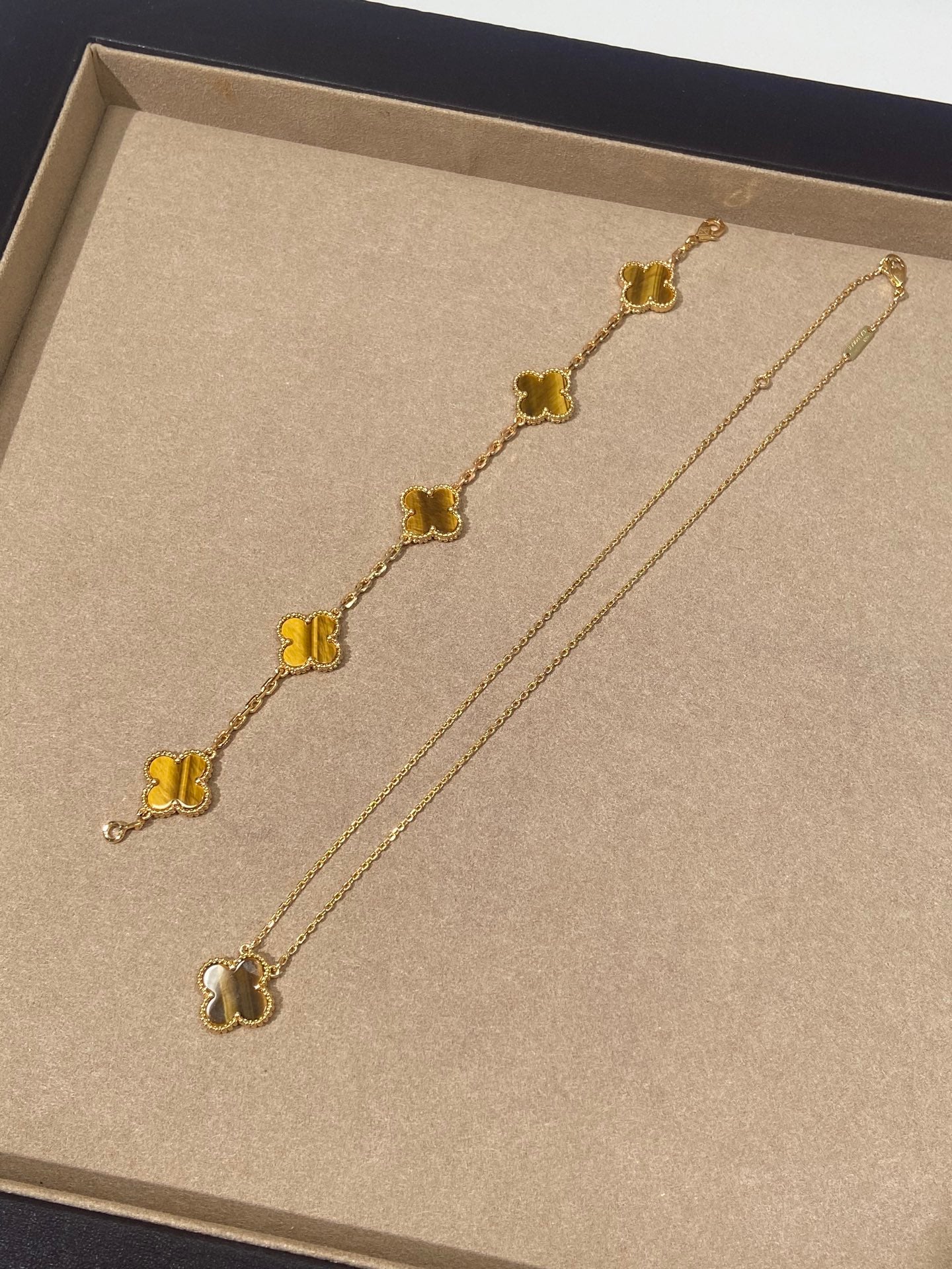 LuxluxHouse Best Quality Accessories Van Cleef & Arpels