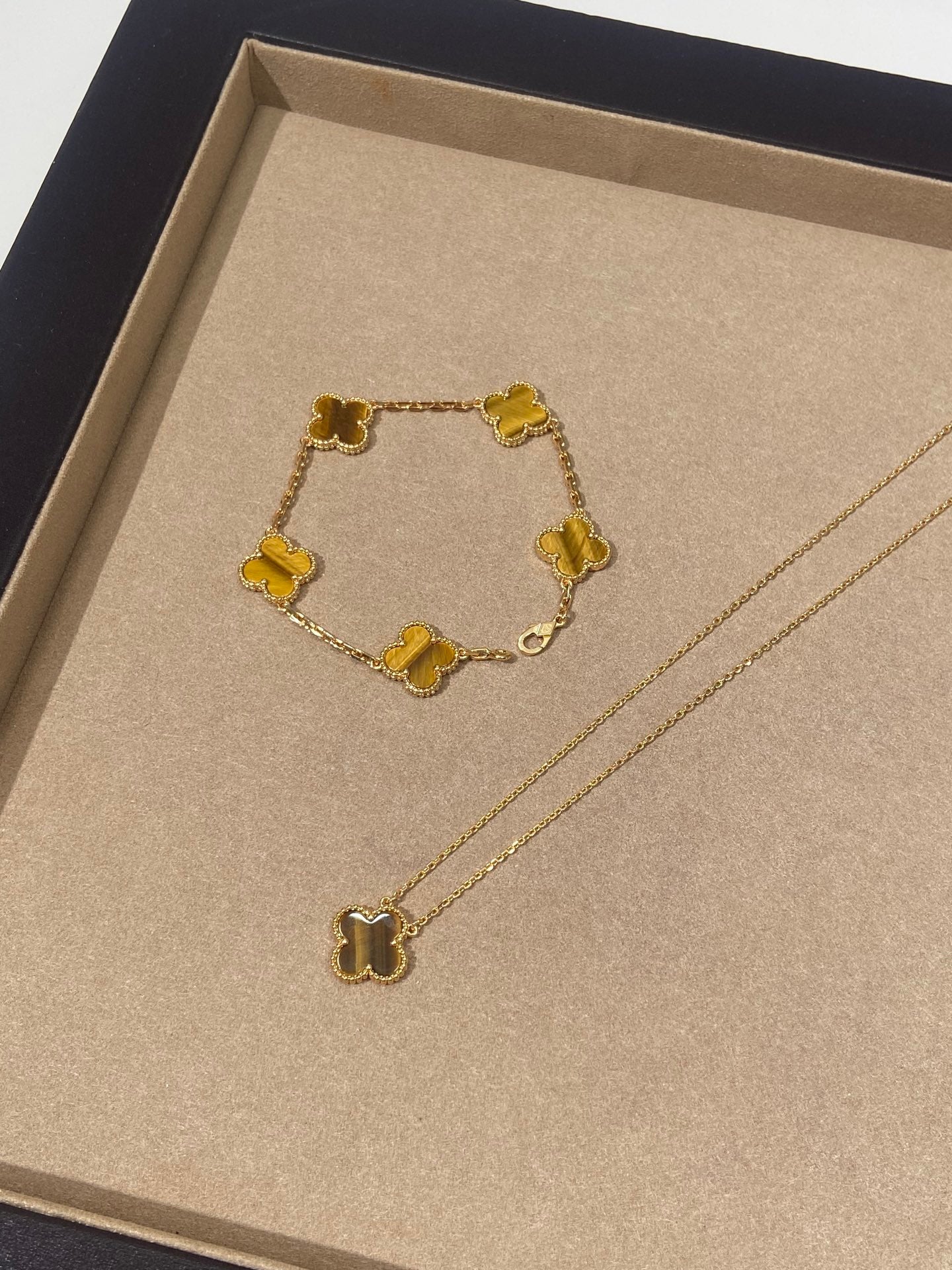 LuxluxHouse Best Quality Accessories Van Cleef & Arpels