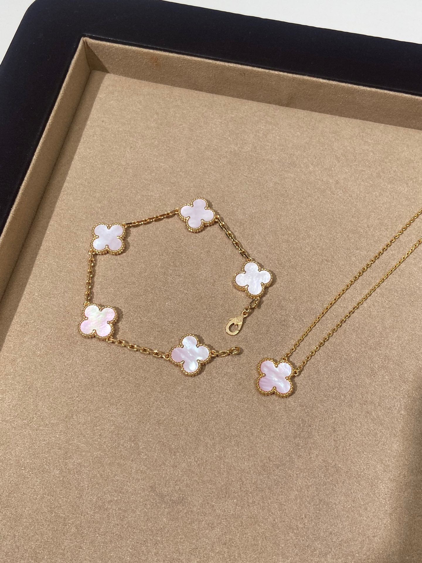 LuxluxHouse Best Quality Accessories Van Cleef & Arpels