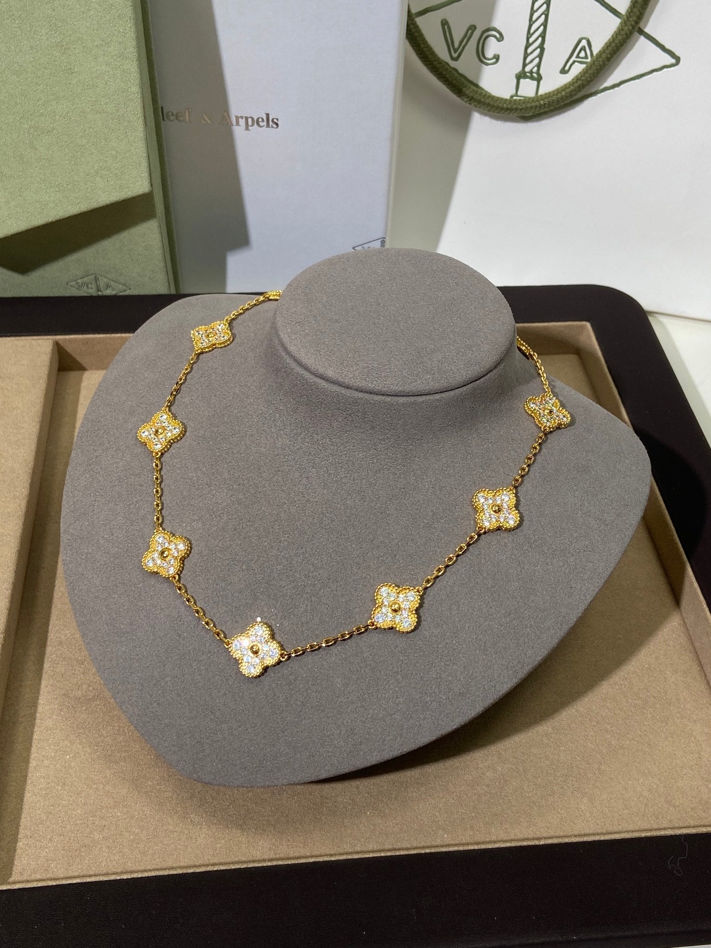 LuxluxHouse Best Quality Accessories Van Cleef & Arpels