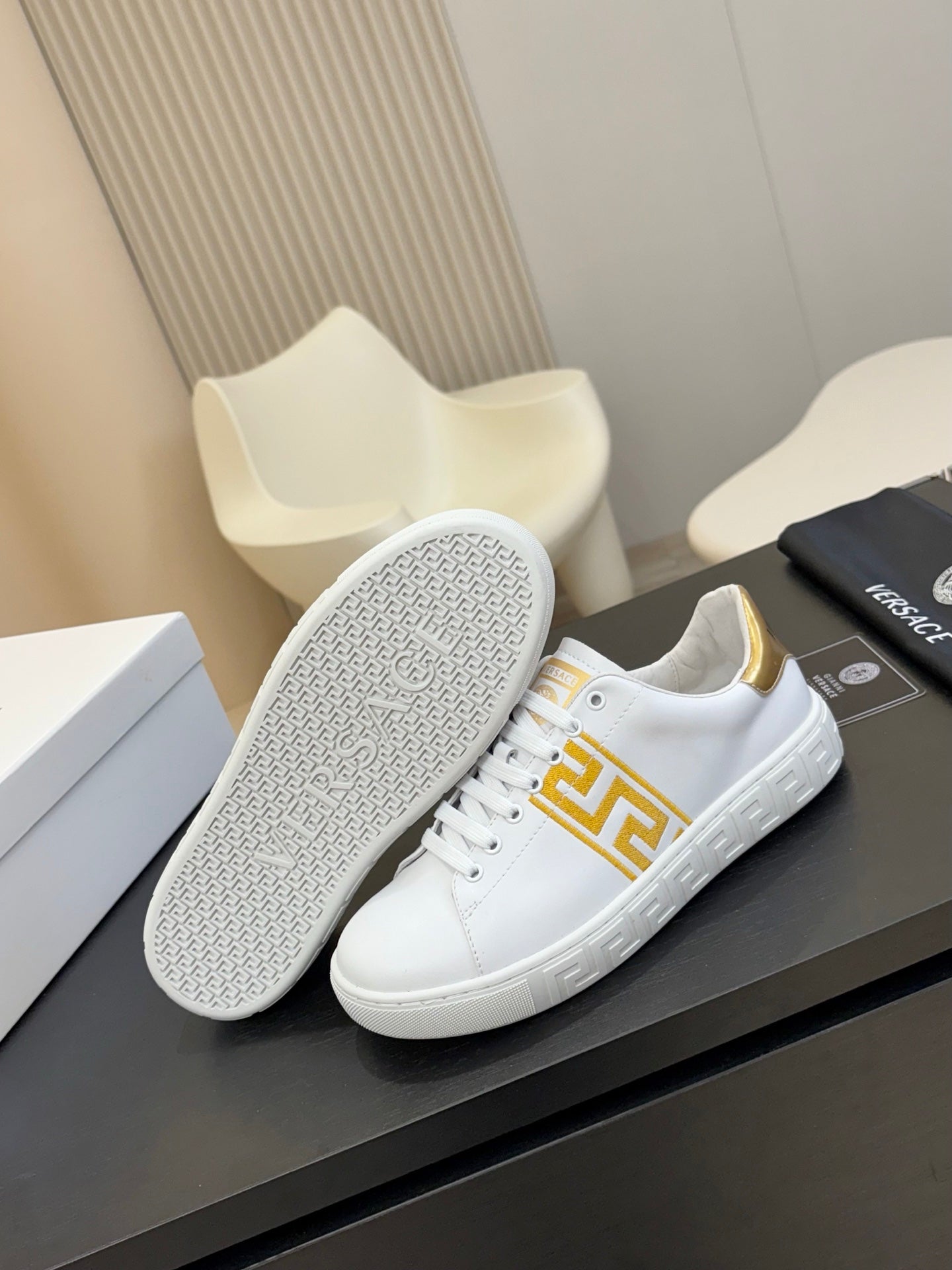 LuxluxHouse Best Quality Shoes Versace