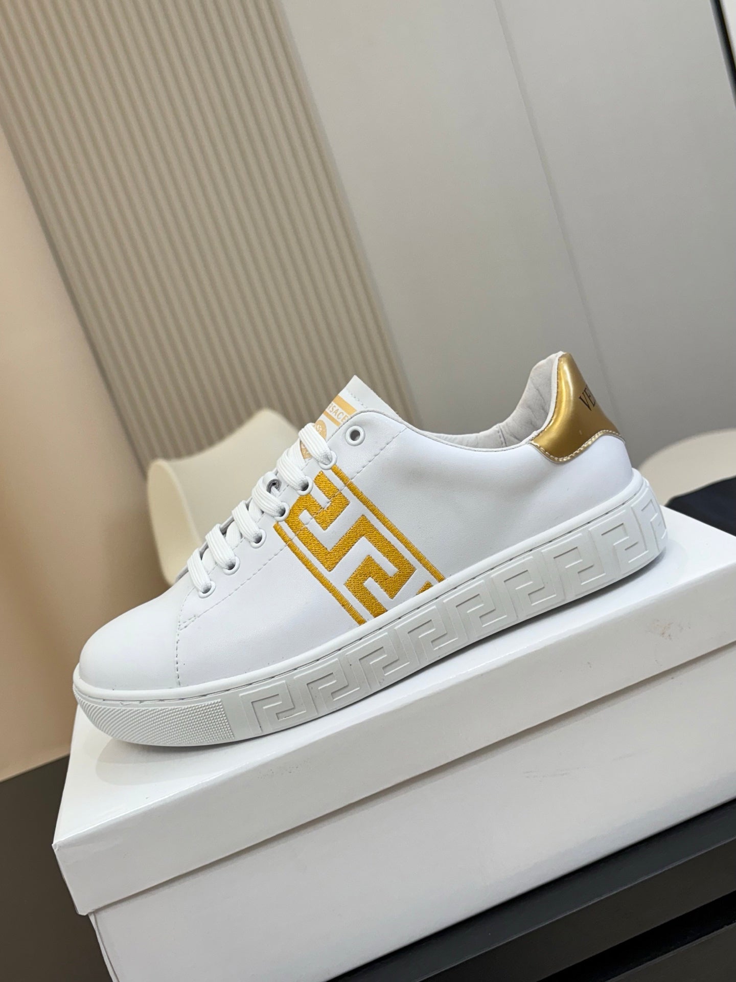 LuxluxHouse Best Quality Shoes Versace