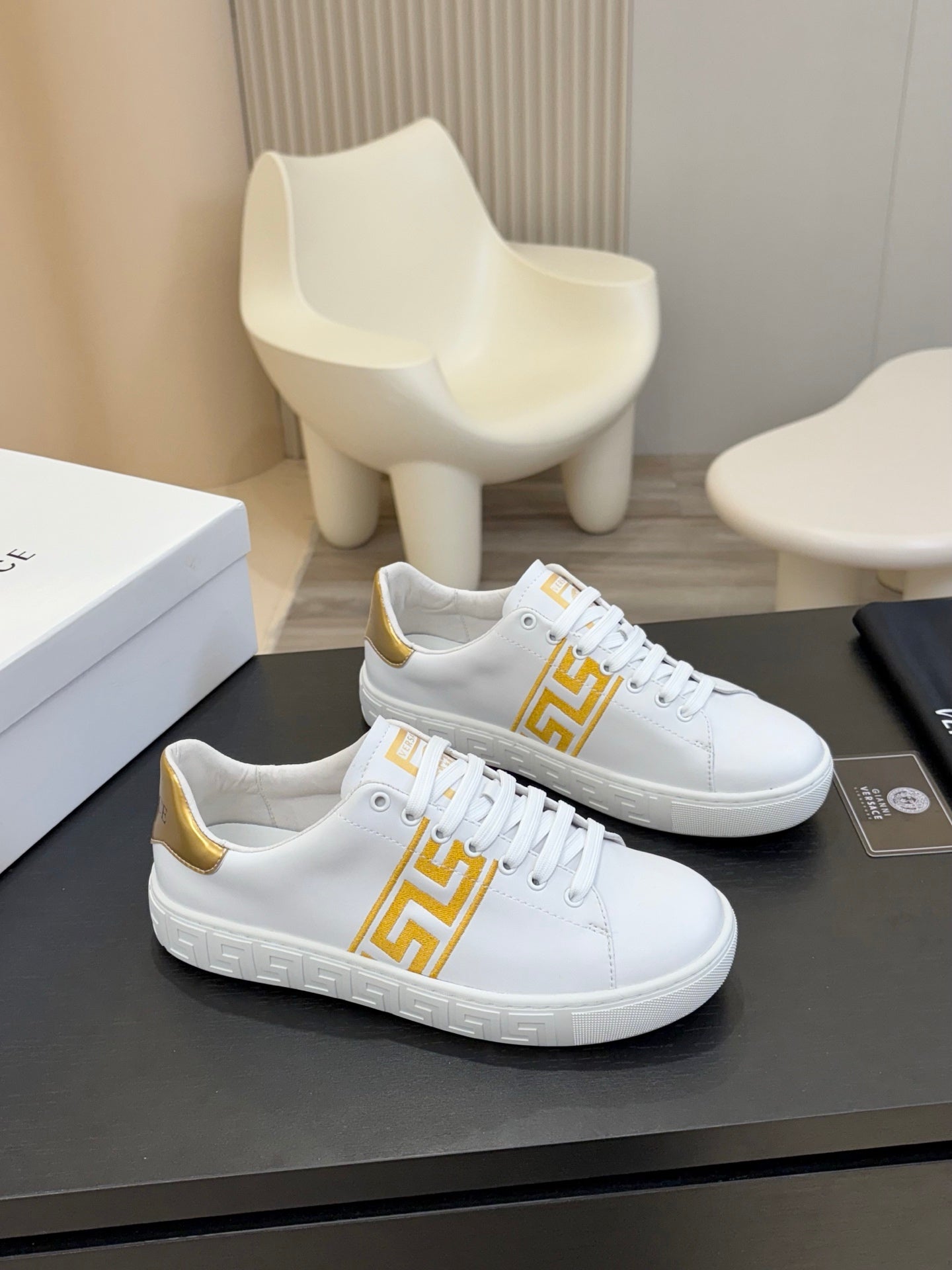 LuxluxHouse Best Quality Shoes Versace