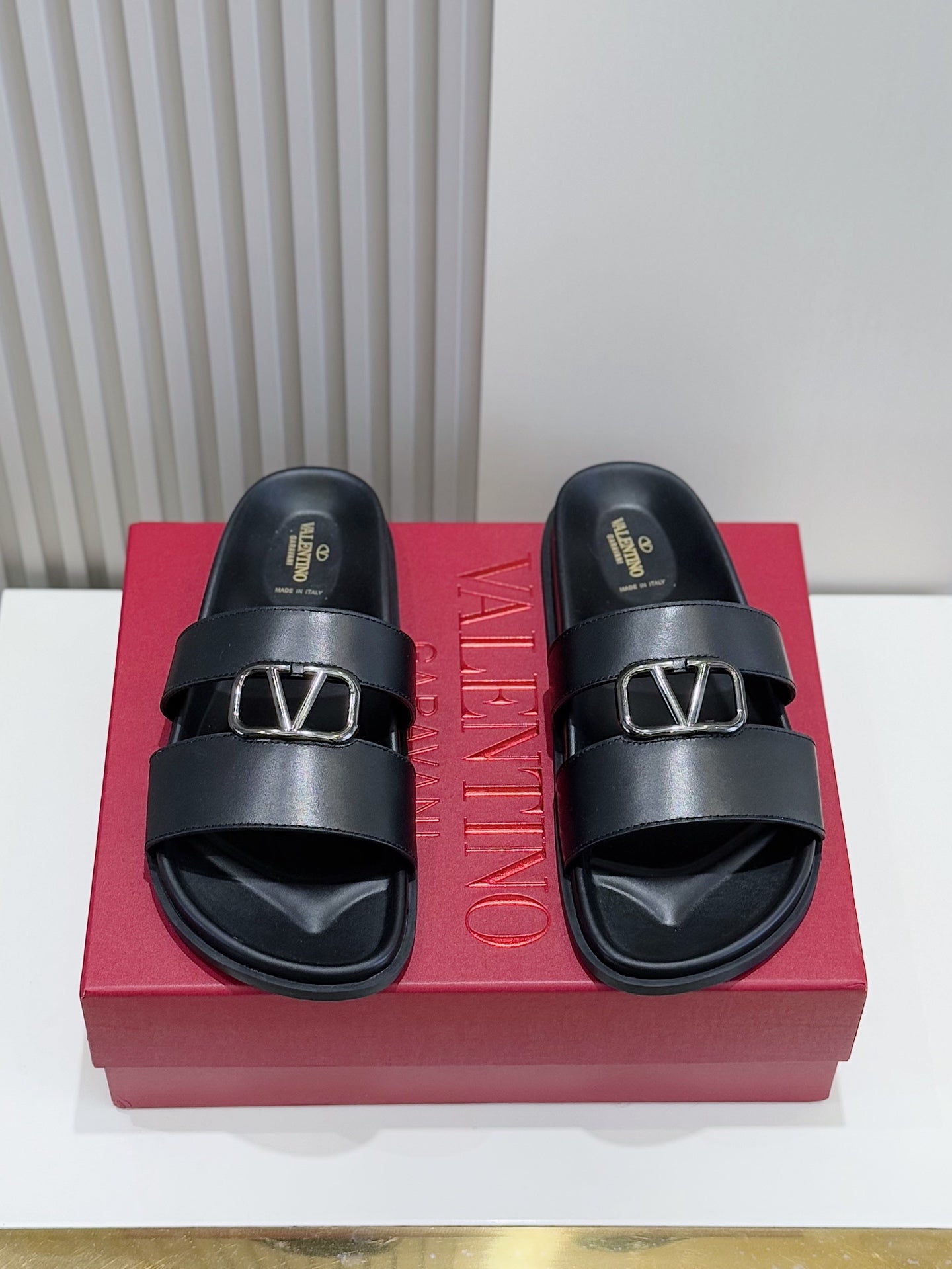 LuxluxHouse Best Quality Sandals Valentino