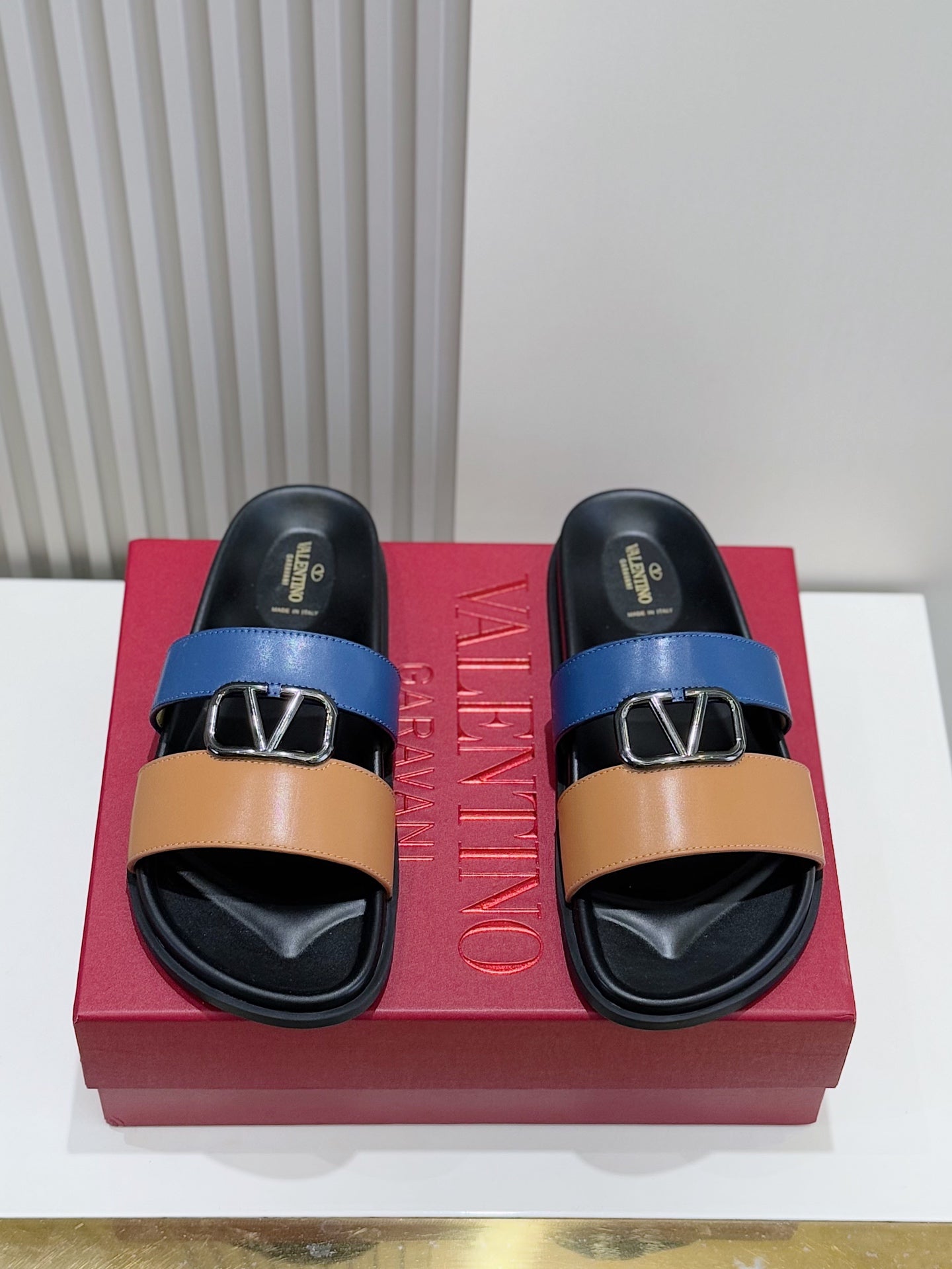 LuxluxHouse Best Quality Sandals Valentino