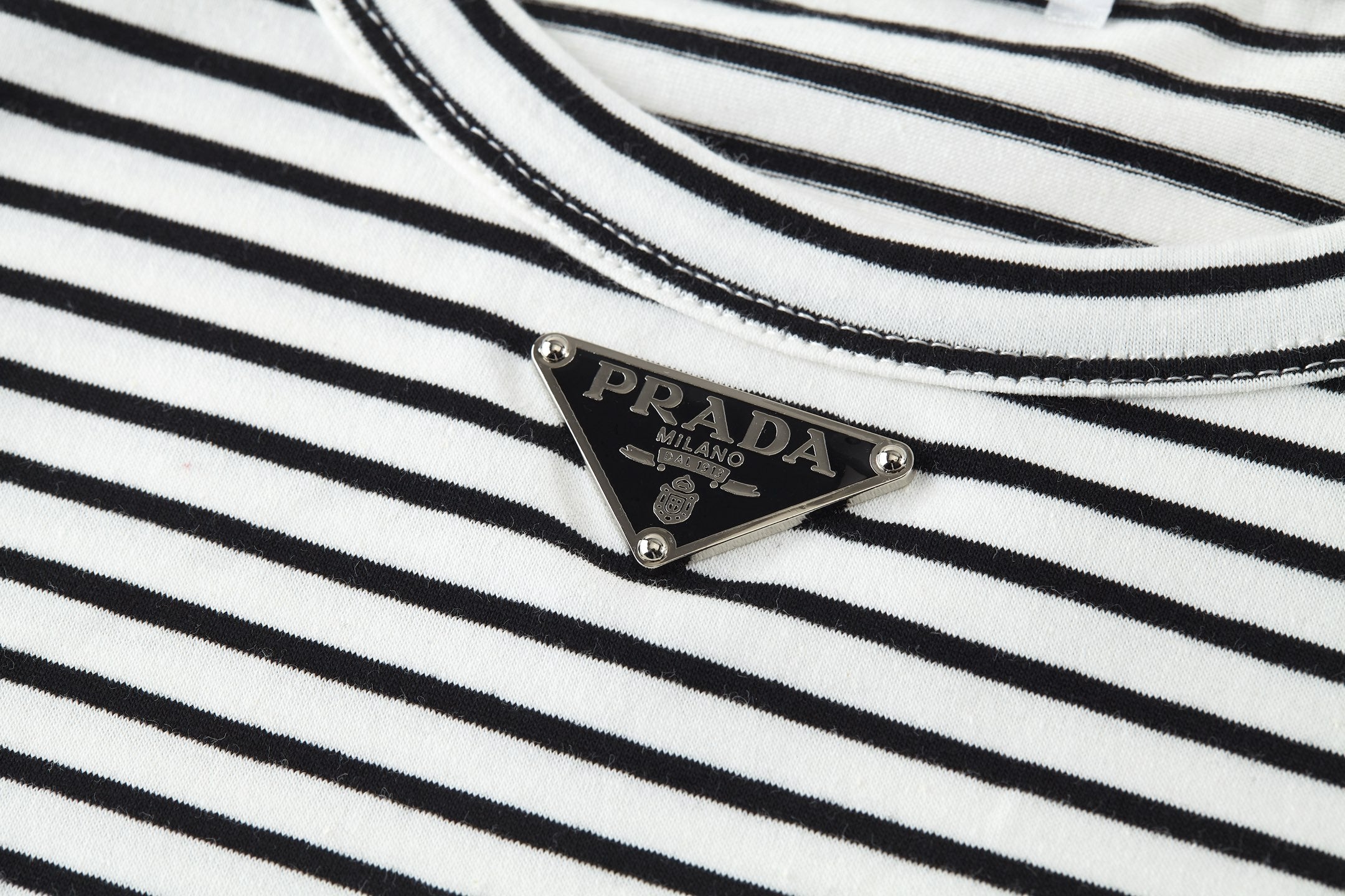 LuxluxHouse Best Quality Clothes T-shirt Prada