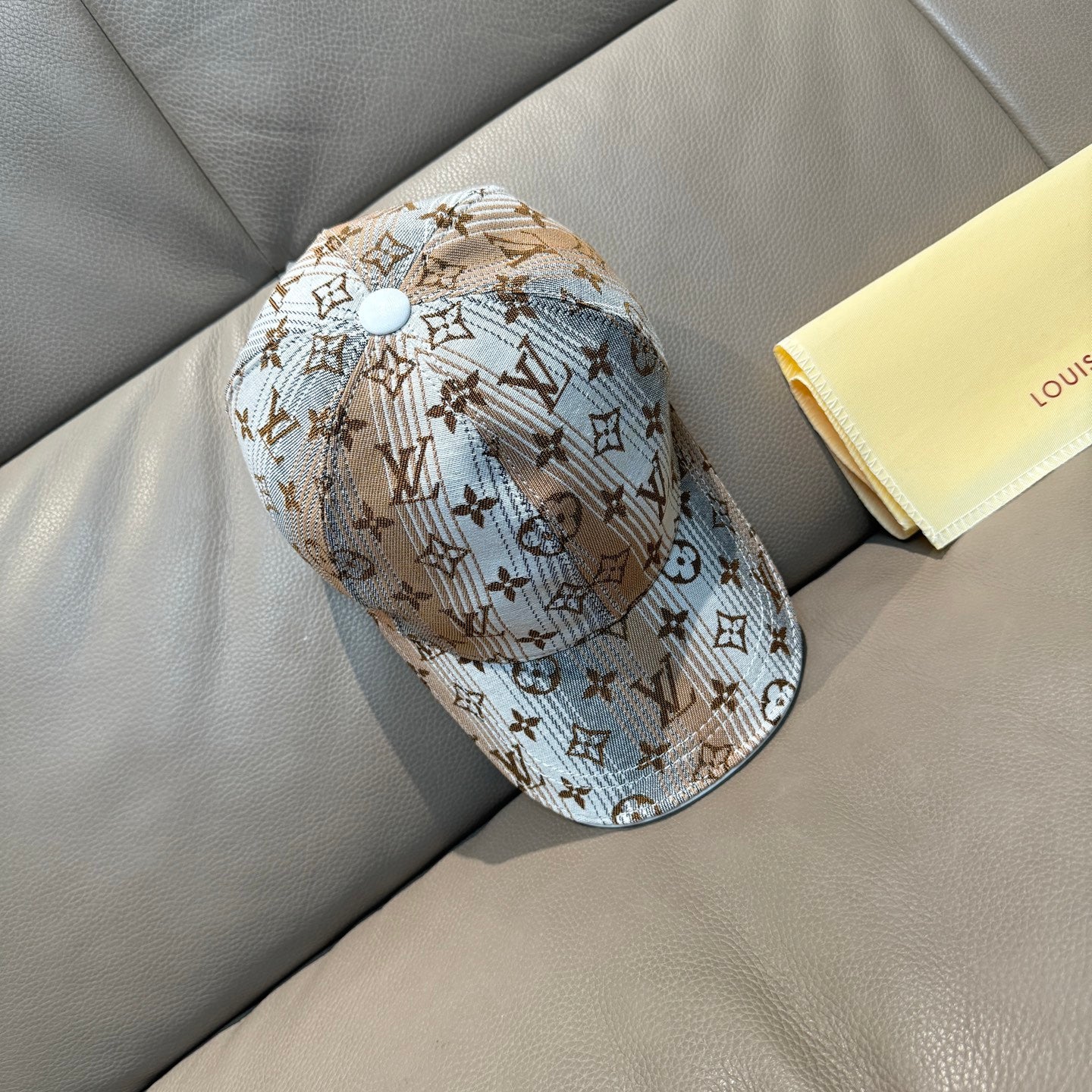 LuxluxHouse Best Quality Caps Louis Vuitton