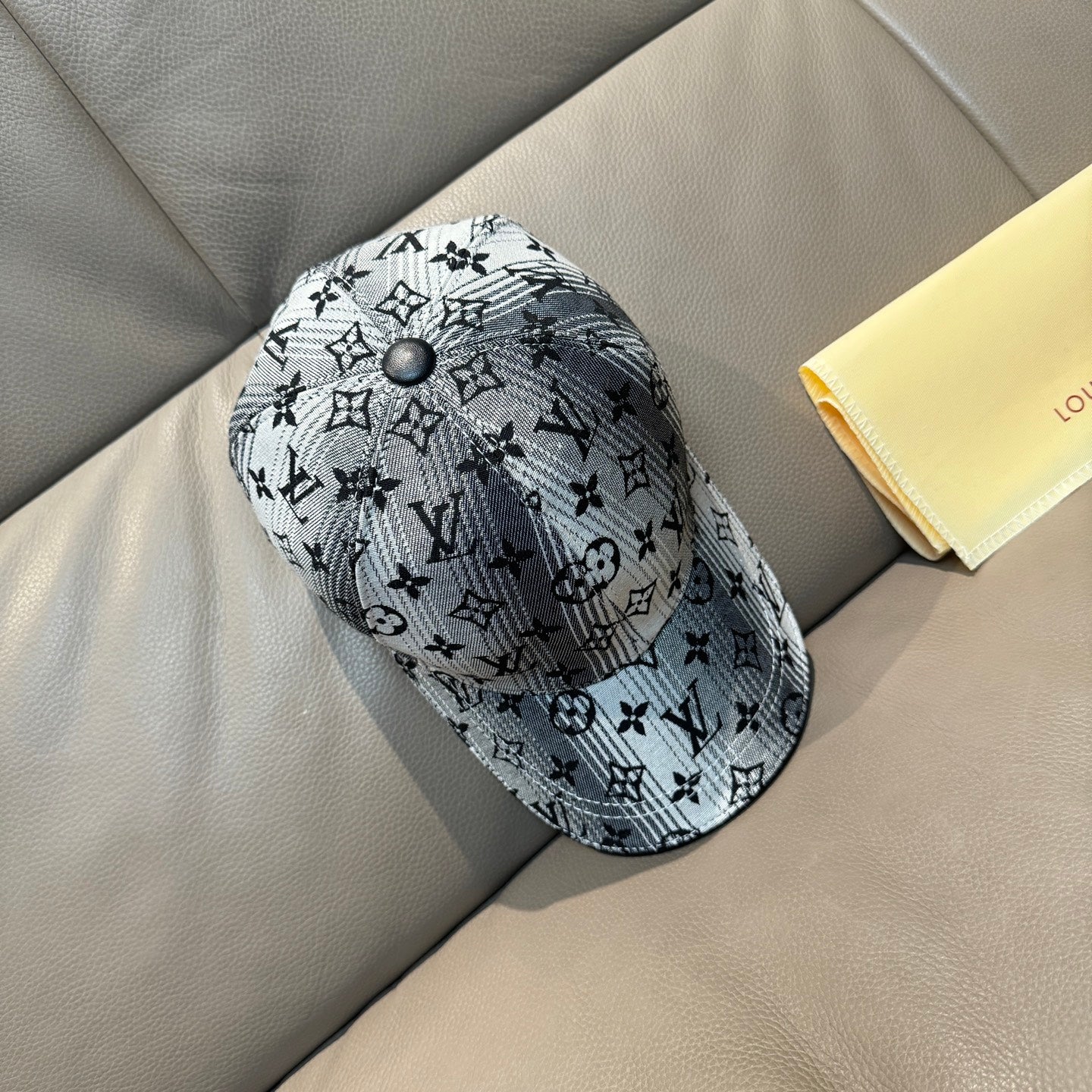 LuxluxHouse Best Quality Caps Louis Vuitton