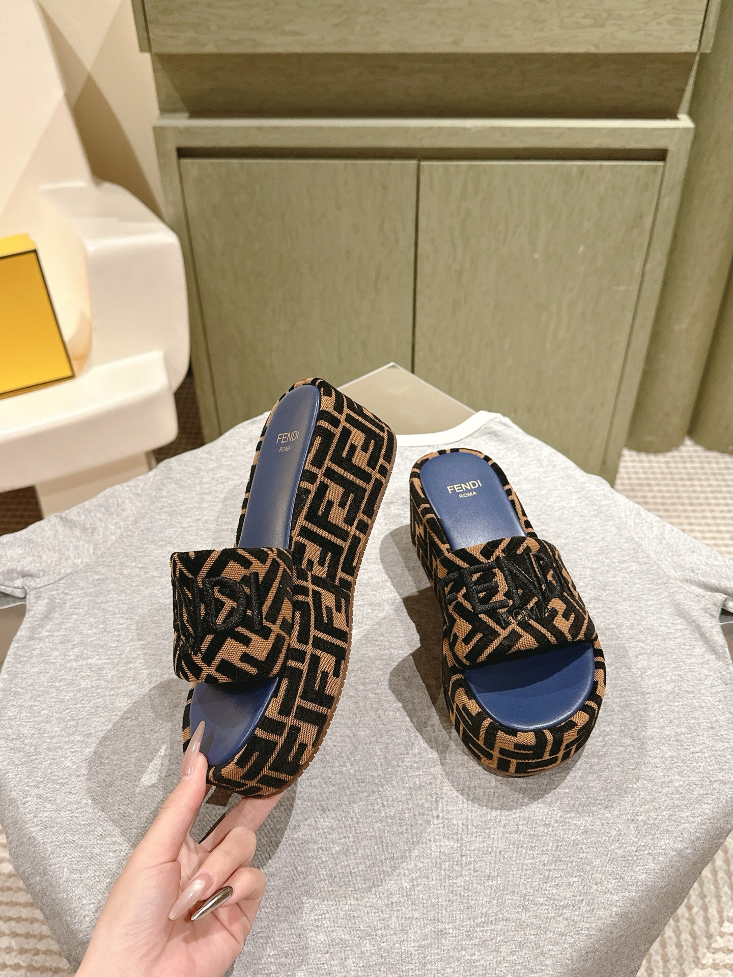 LuxluxHouse Best Quality Fendi Women Shoes