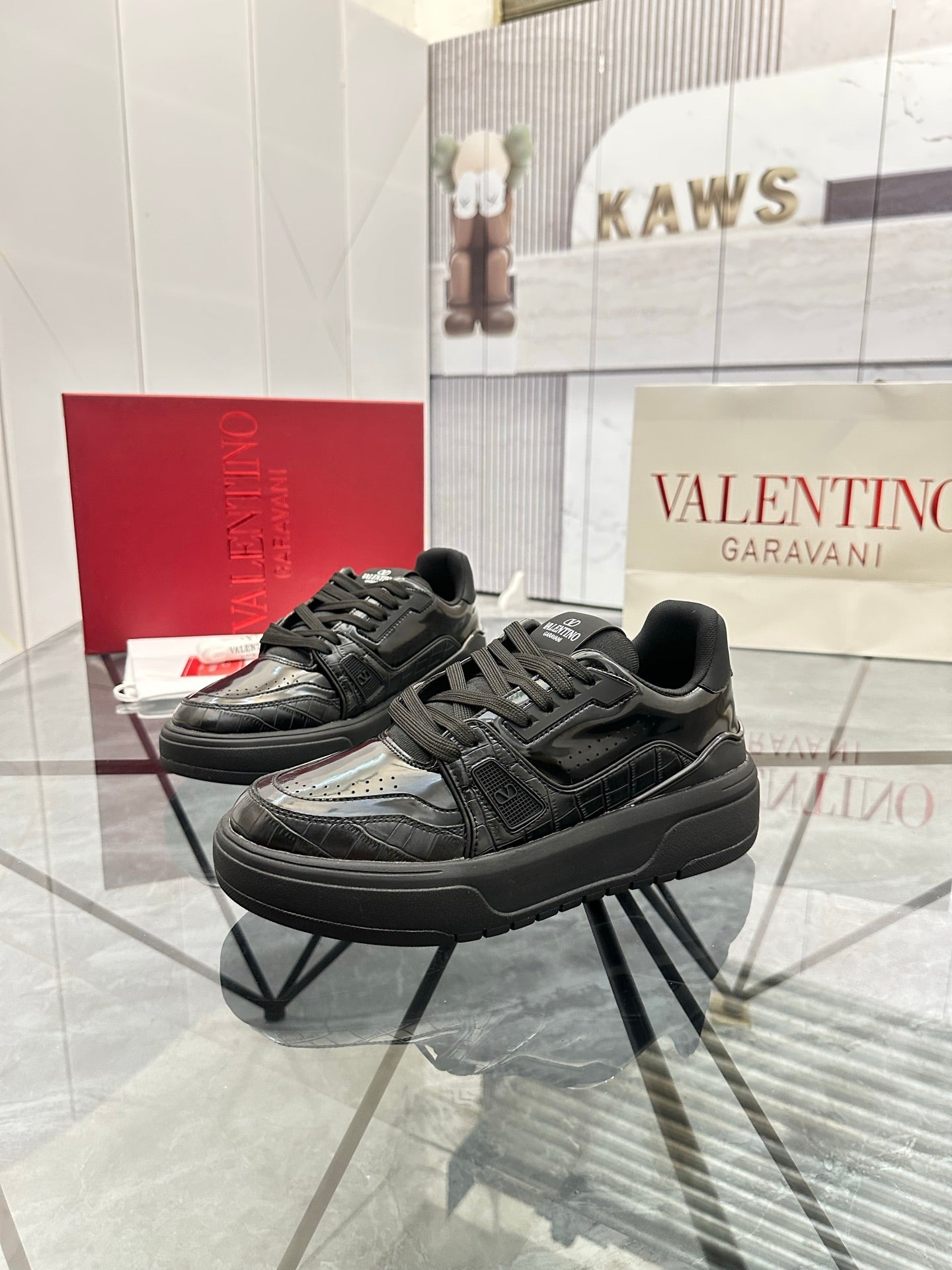 LuxluxHouse Best Quality Shoes Valentino