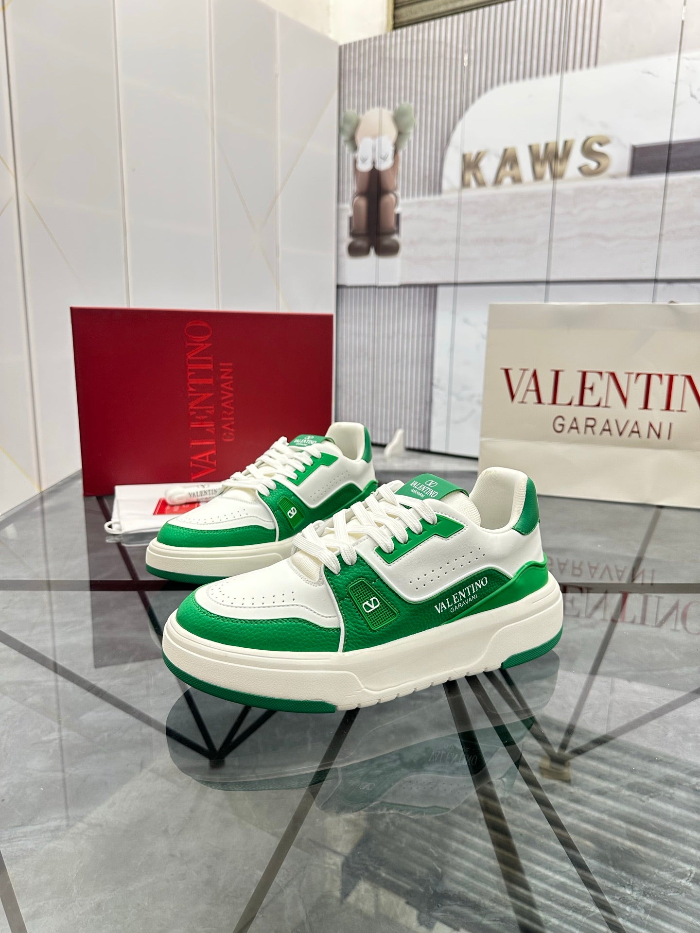 LuxluxHouse Best Quality Shoes Valentino