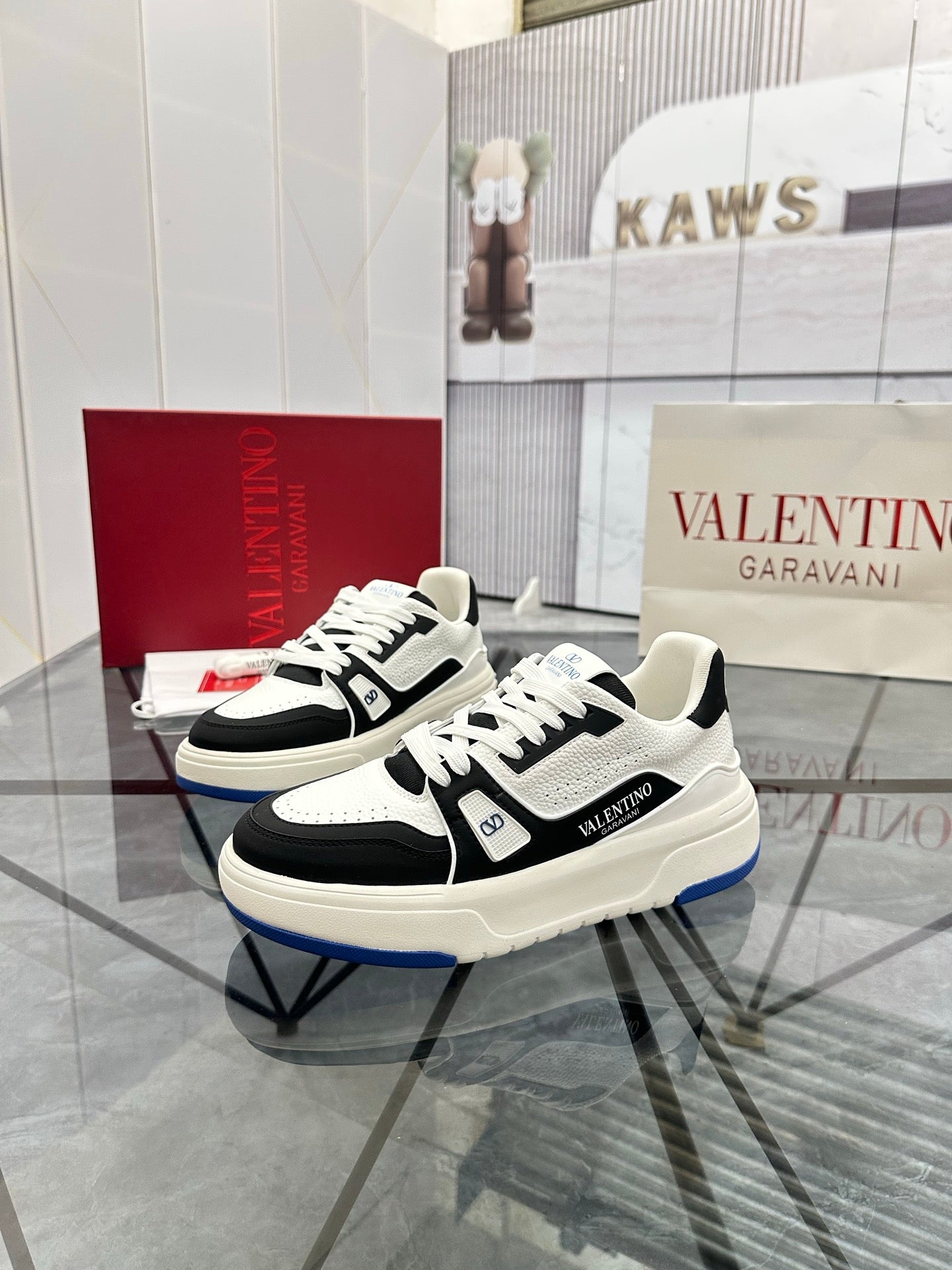 LuxluxHouse Best Quality Shoes Valentino